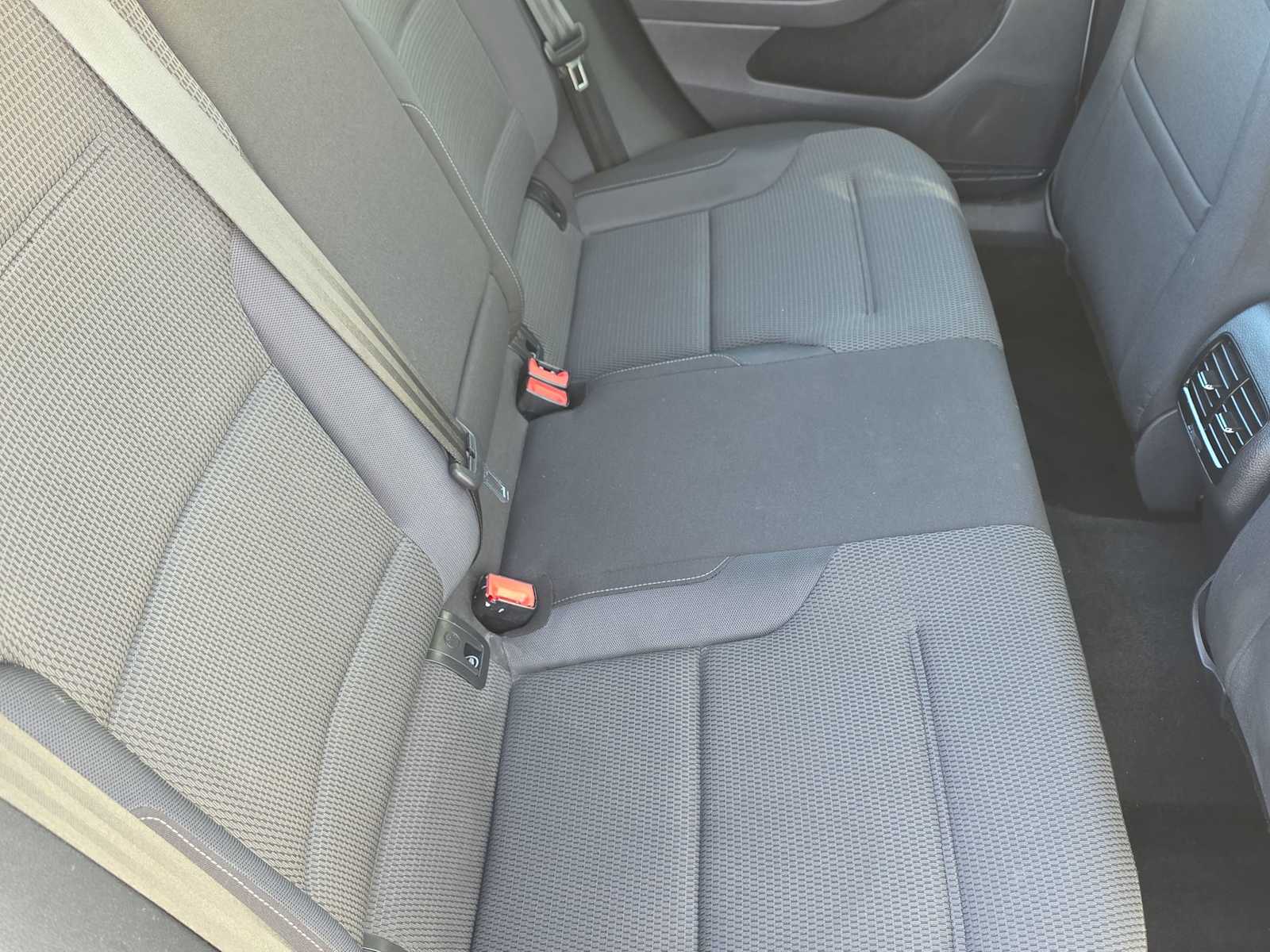 Thumbnail: 2019 Volkswagen e-Golf - 17