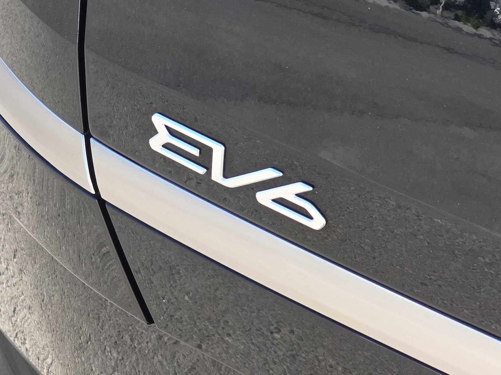 Thumbnail: 2023 Kia EV6 - 11