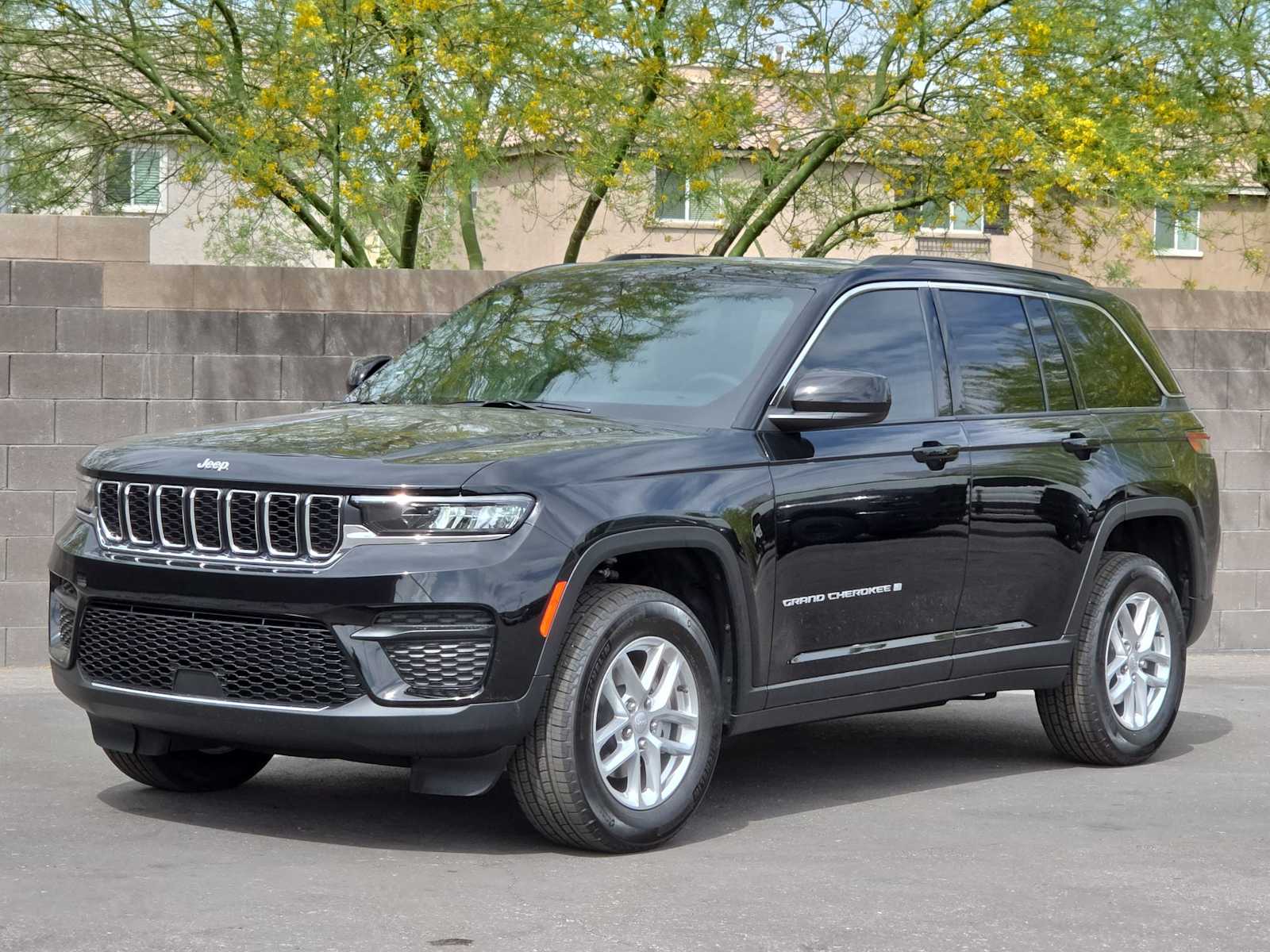 Thumbnail: 2026 Jeep Grand Cherokee - 3