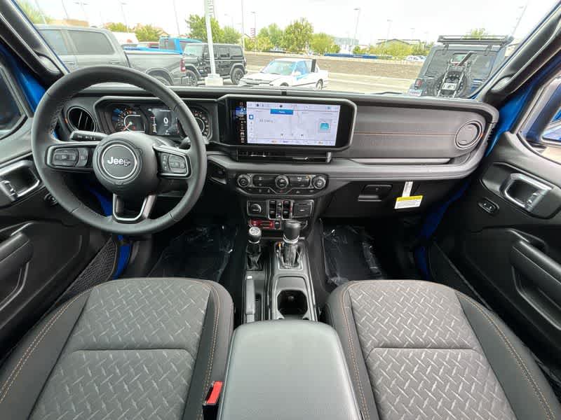 Thumbnail: 2025 Jeep Gladiator - 14