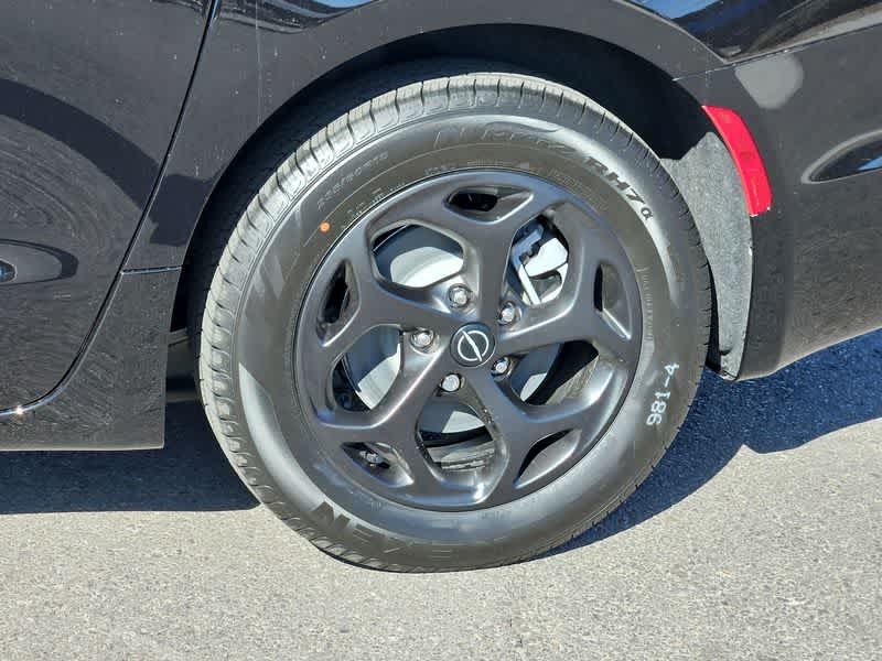 2025 Chrysler Pacifica Hybrid S Appearance 11