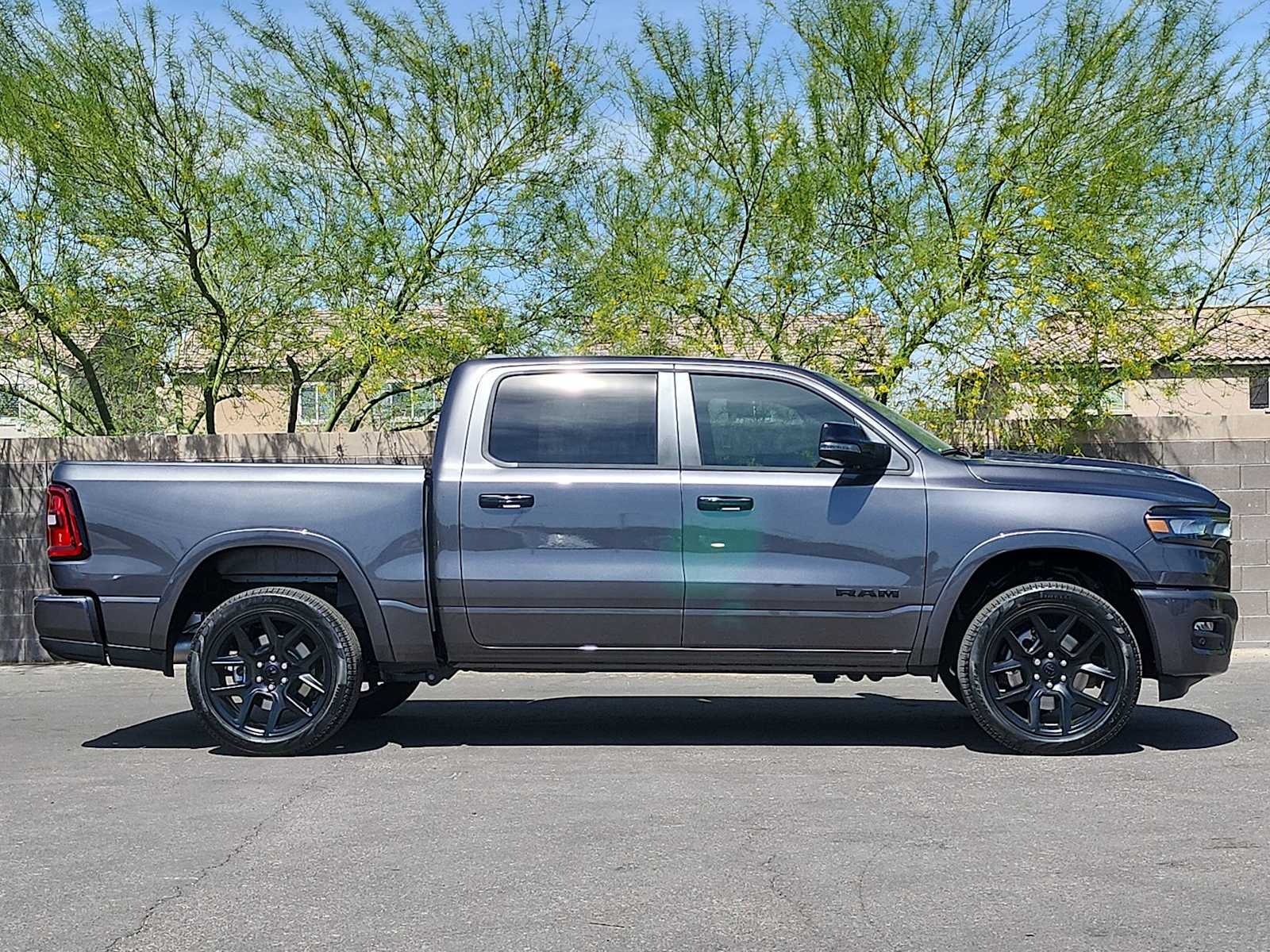 Thumbnail: 2026 RAM 1500 - 9
