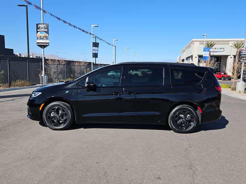 2025 Chrysler Pacifica Hybrid S Appearance 5