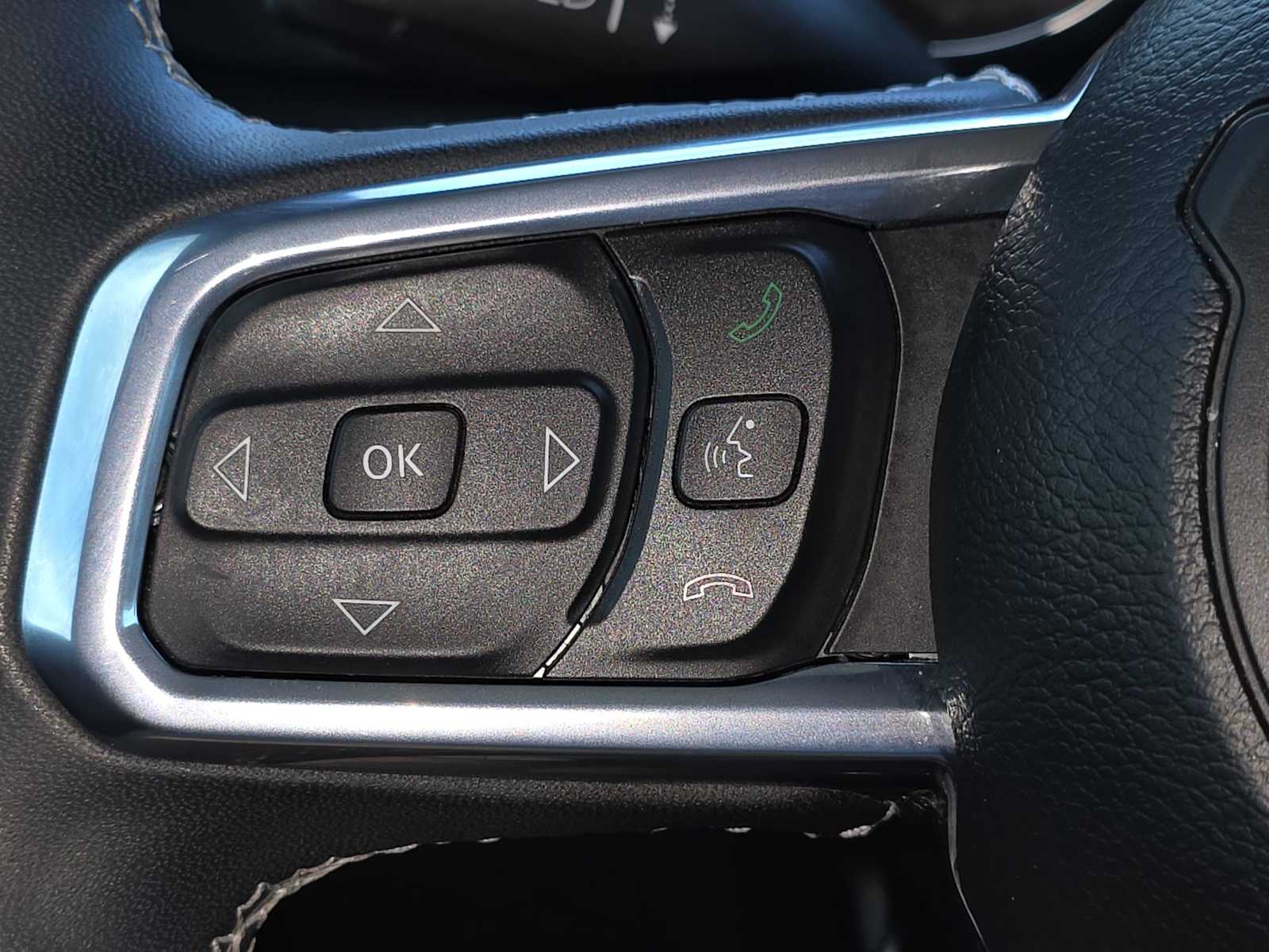 Thumbnail: 2023 Jeep Gladiator - 28