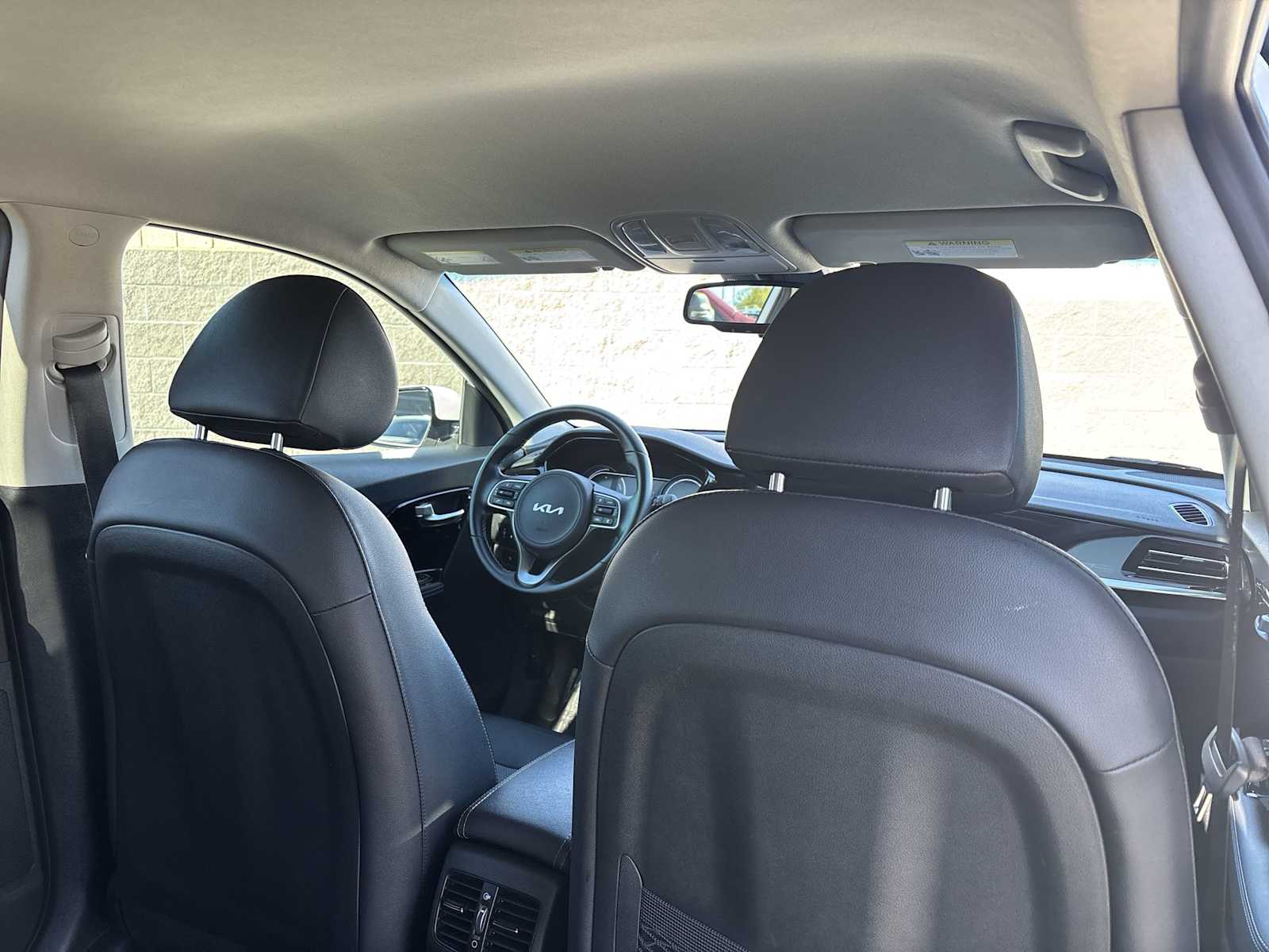 Thumbnail: 2022 Kia Niro - 16