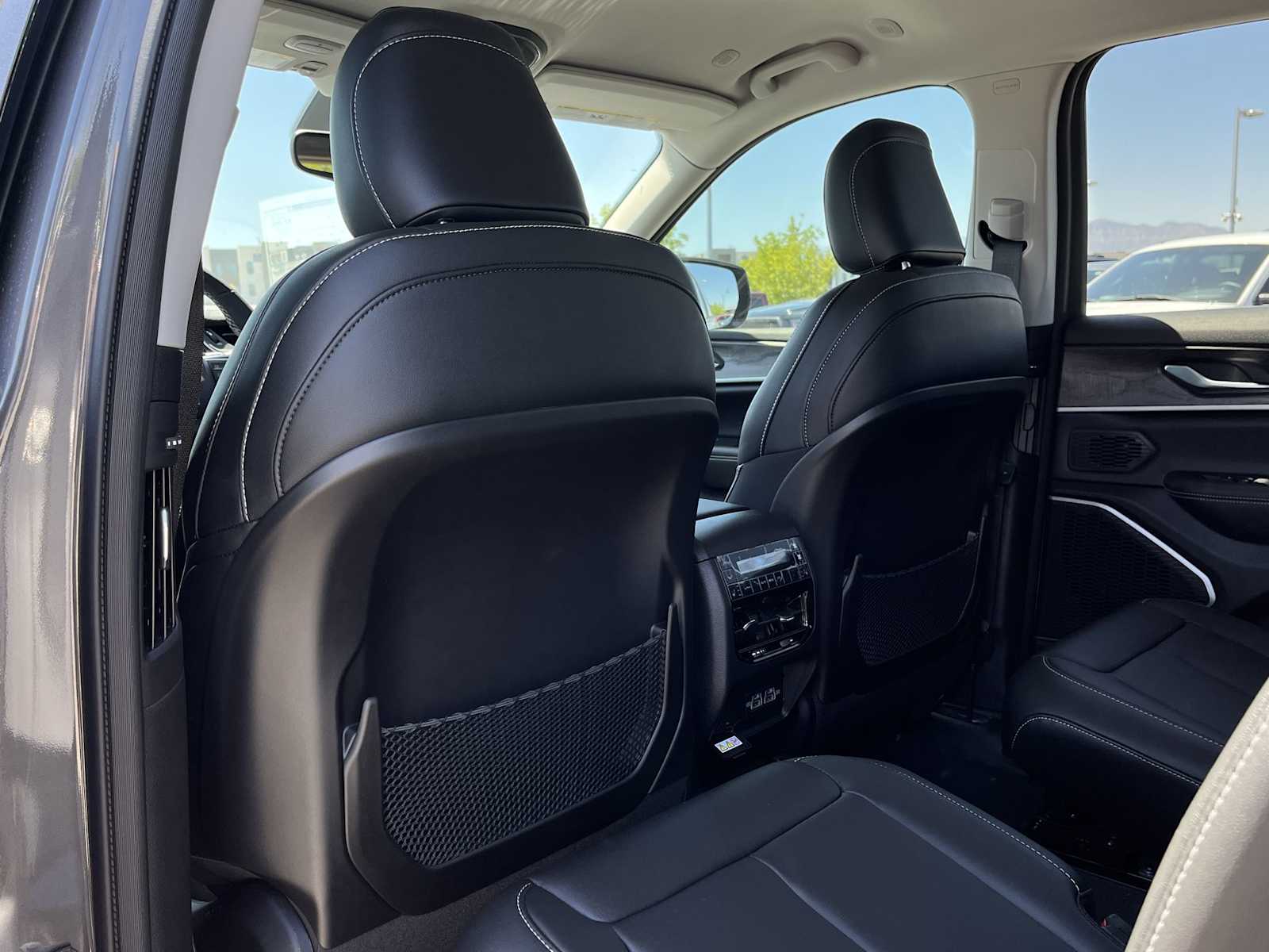 Thumbnail: 2023 Jeep Grand Cherokee L - 12