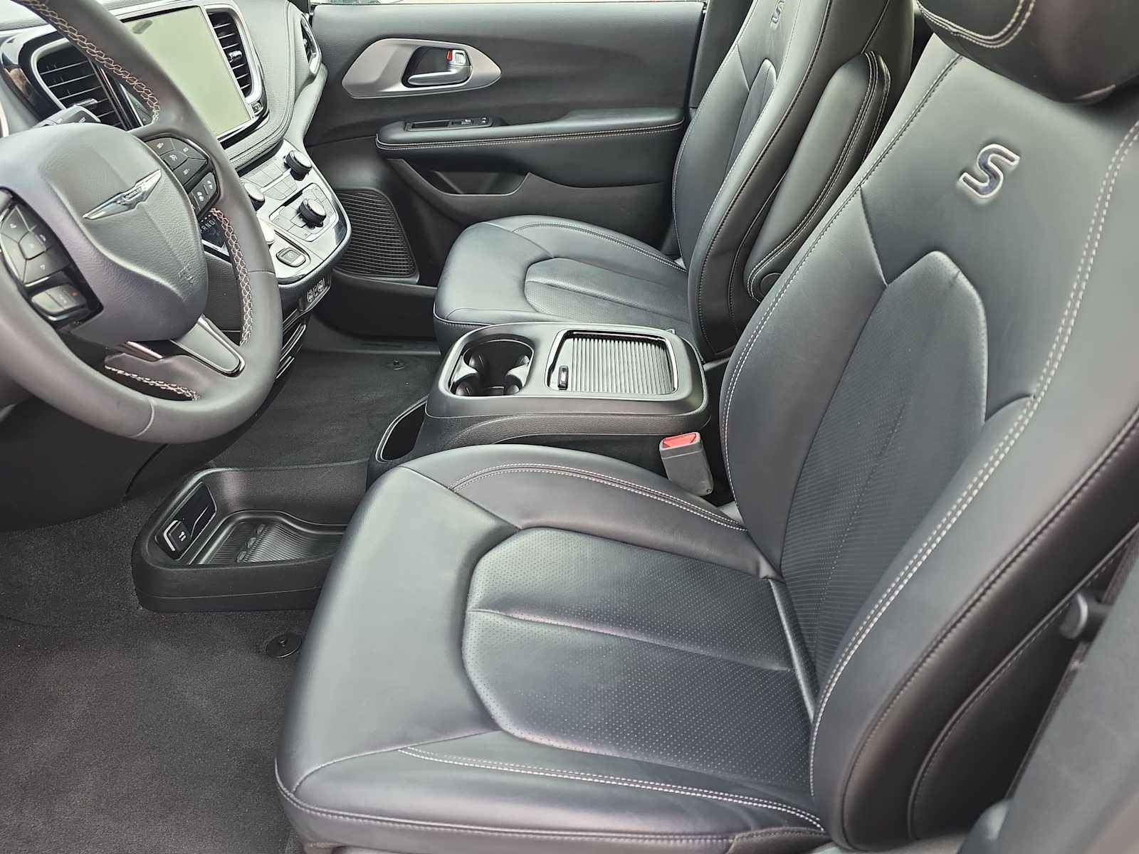 Thumbnail: 2024 Chrysler Pacifica - 15