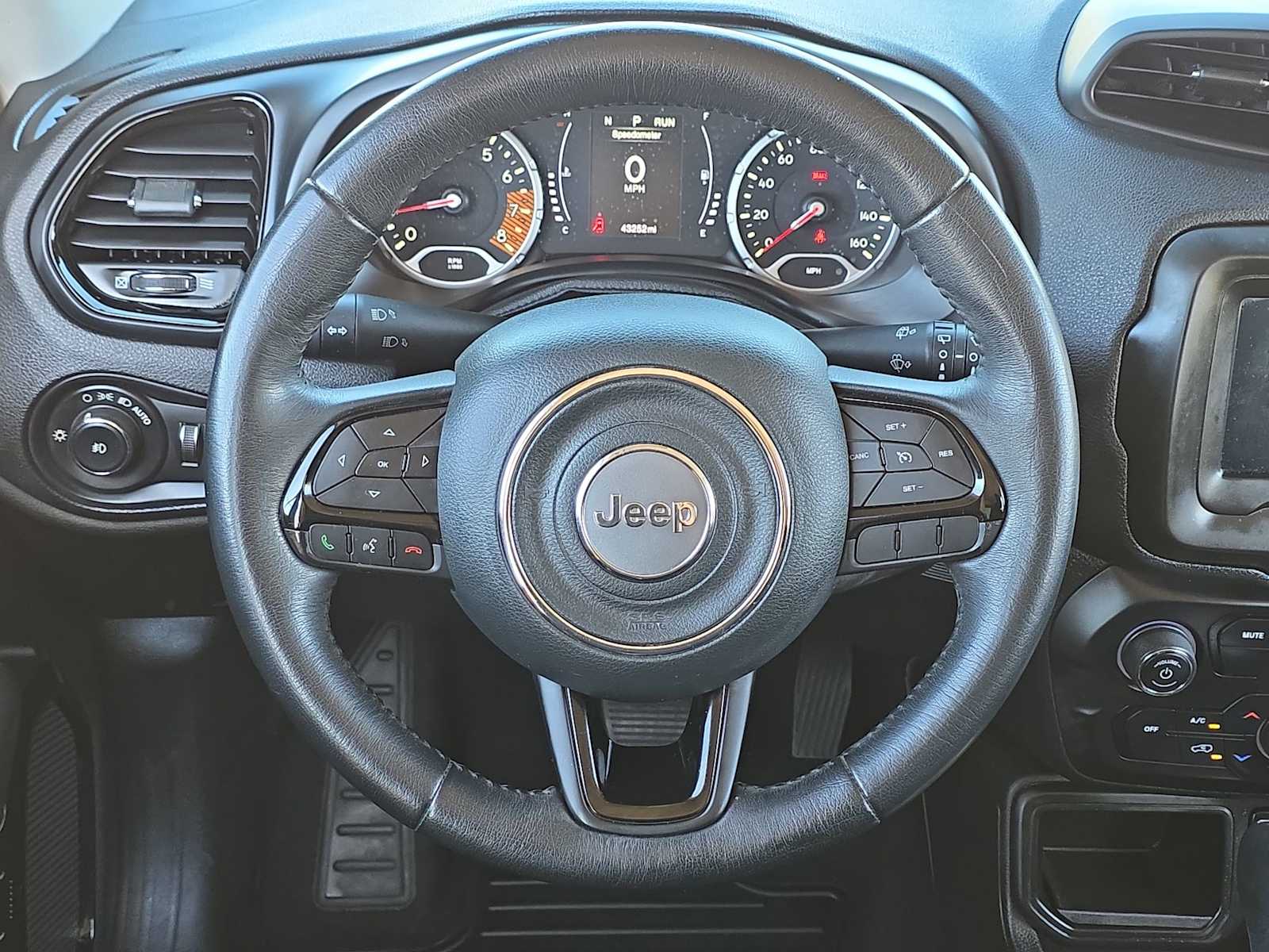 Thumbnail: 2020 Jeep Renegade - 19