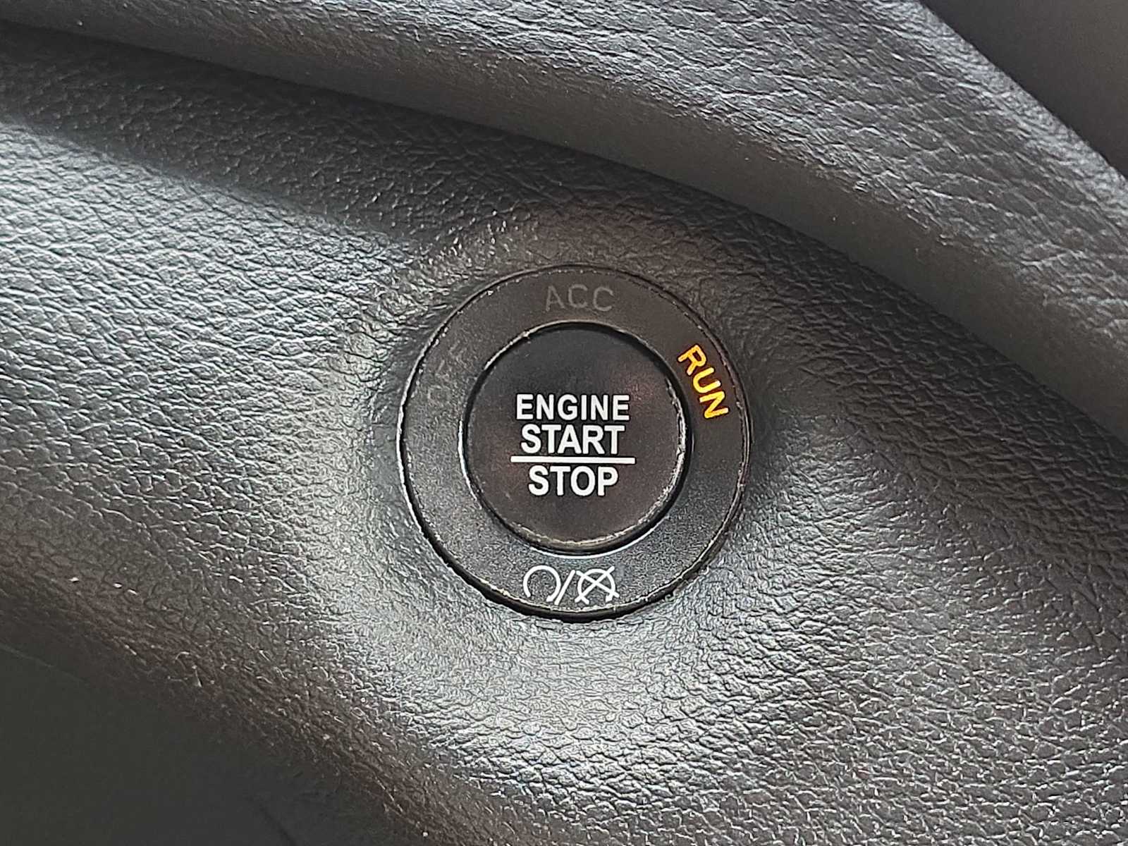 Thumbnail: 2021 Jeep Cherokee - 24