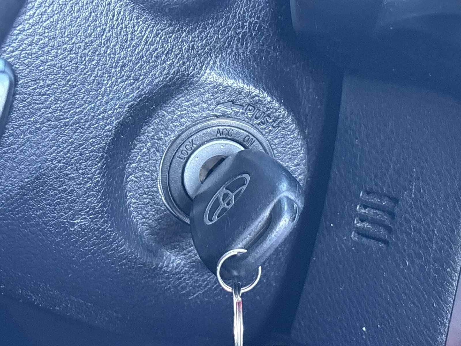 Thumbnail: 2021 Toyota Tacoma - 24