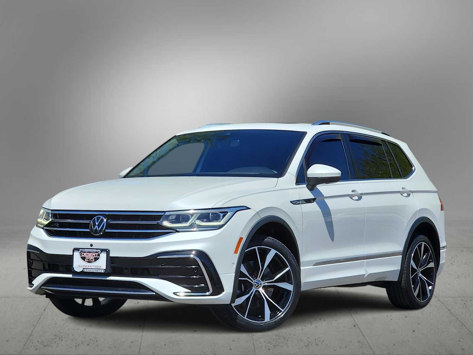Thumbnail: 2022 Volkswagen Tiguan - 1