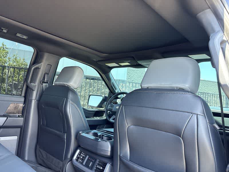 2023 Ford F-150 Lightning Lariat 16