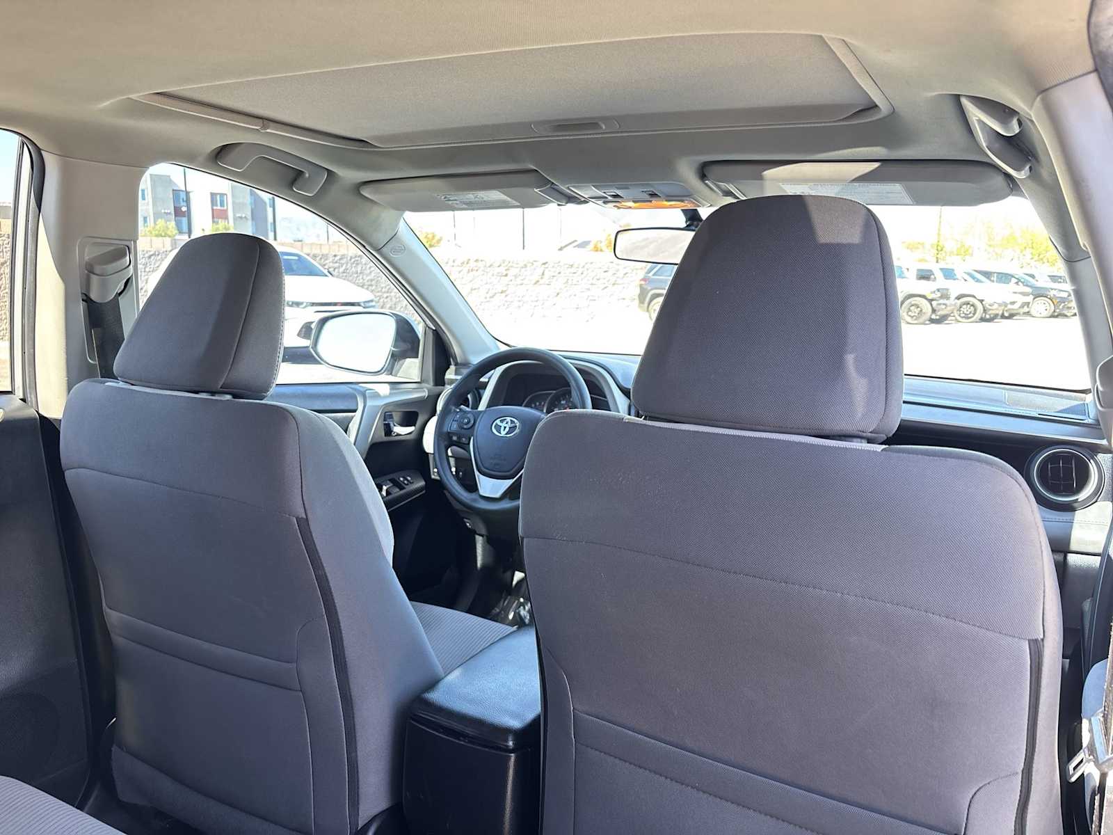 Thumbnail: 2015 Toyota RAV4 - 16