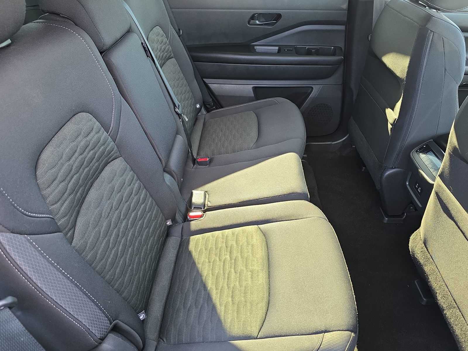 Thumbnail: 2023 Nissan Pathfinder - 17