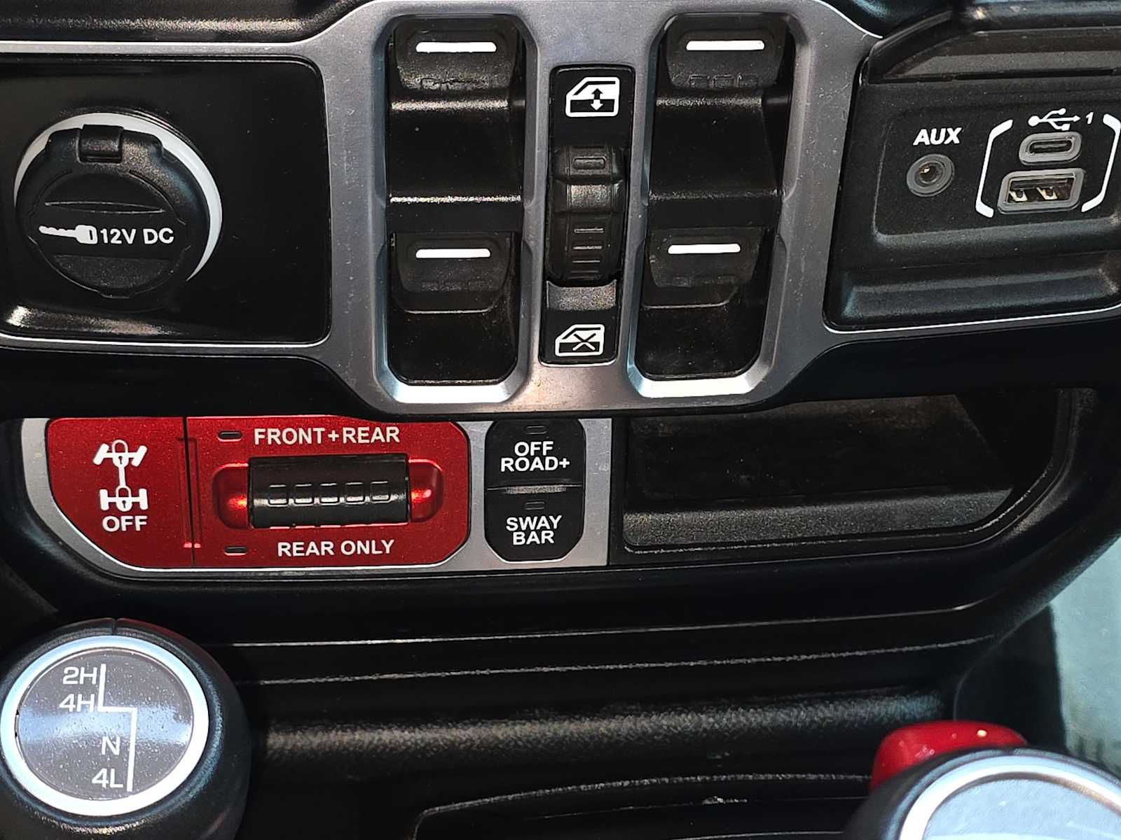 Thumbnail: 2023 Jeep Gladiator - 29