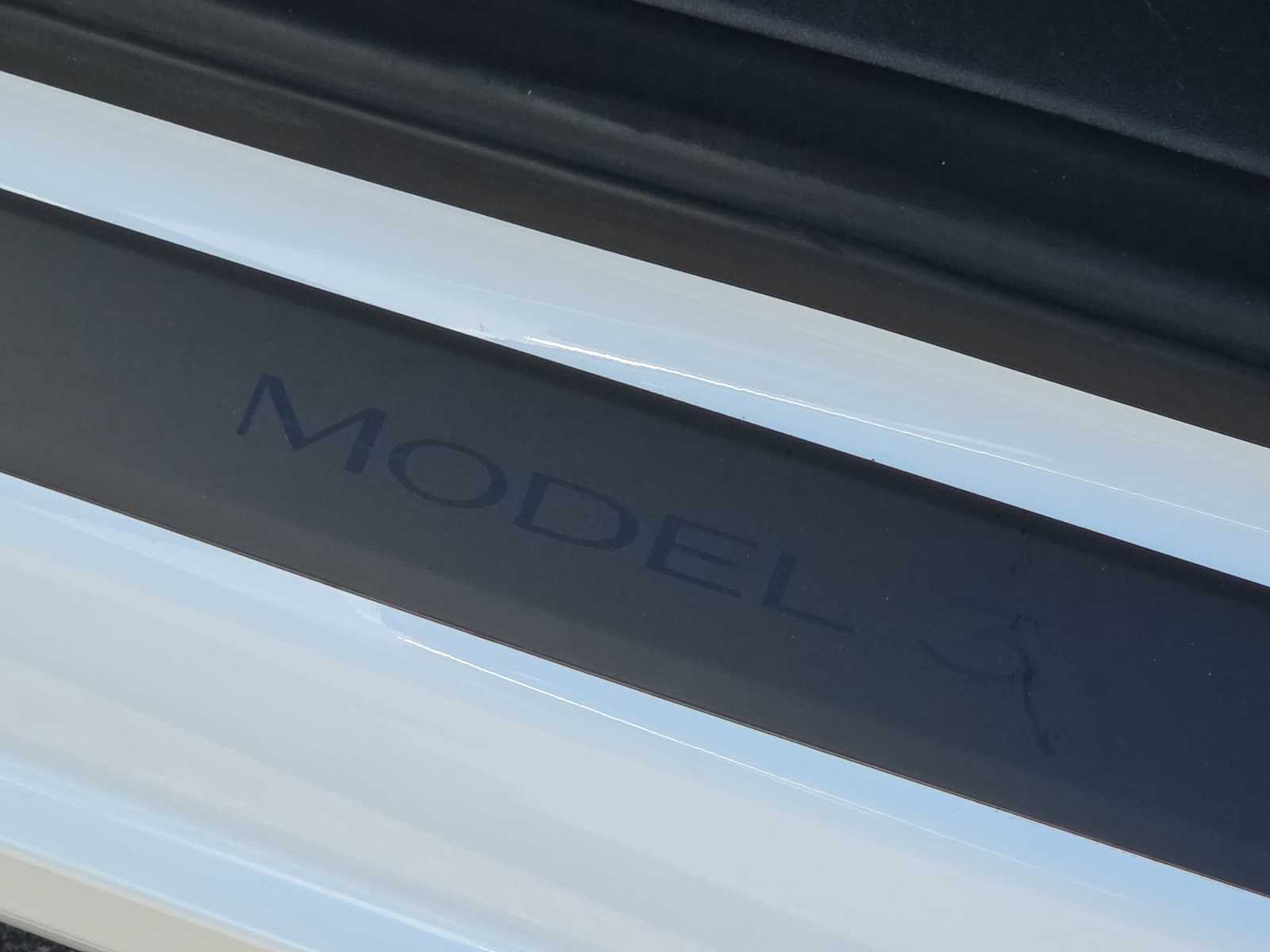 Thumbnail: 2023 Tesla Model 3 - 11