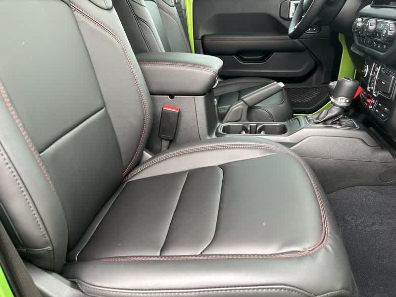 Thumbnail: 2025 Jeep Gladiator - 16