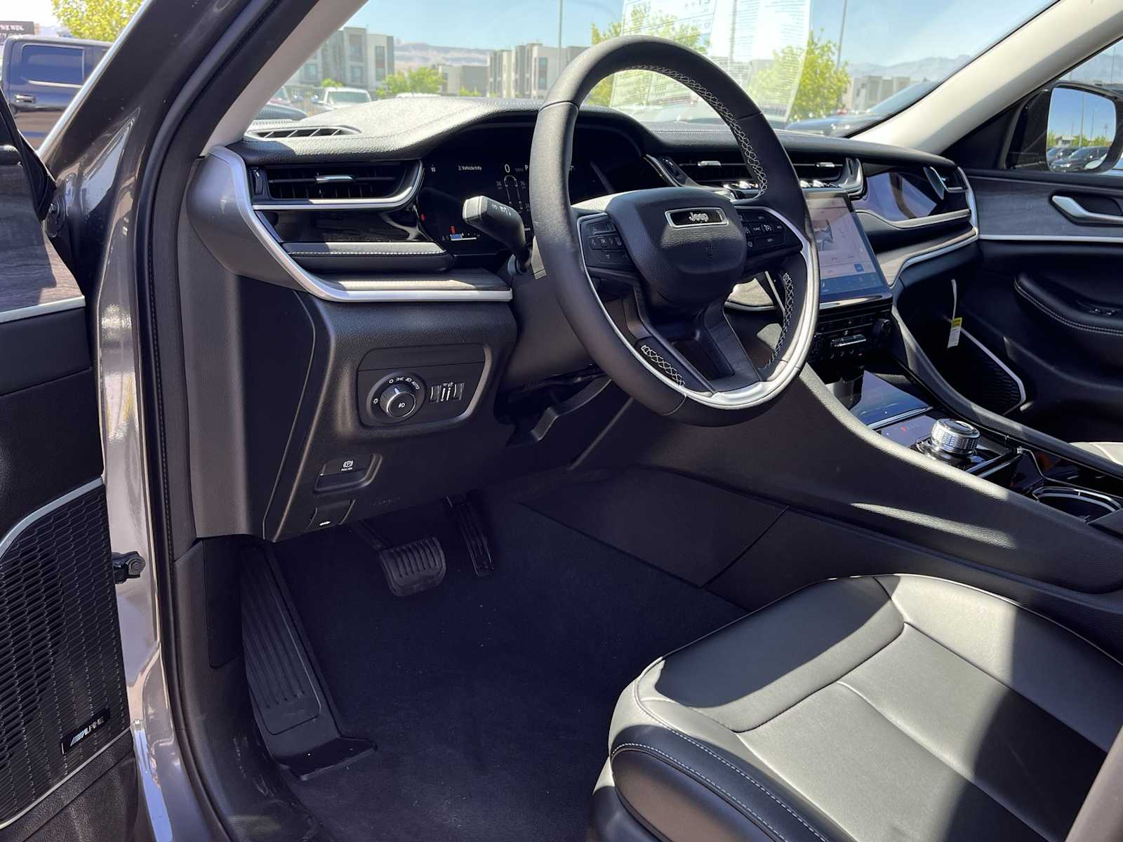 Thumbnail: 2023 Jeep Grand Cherokee L - 2