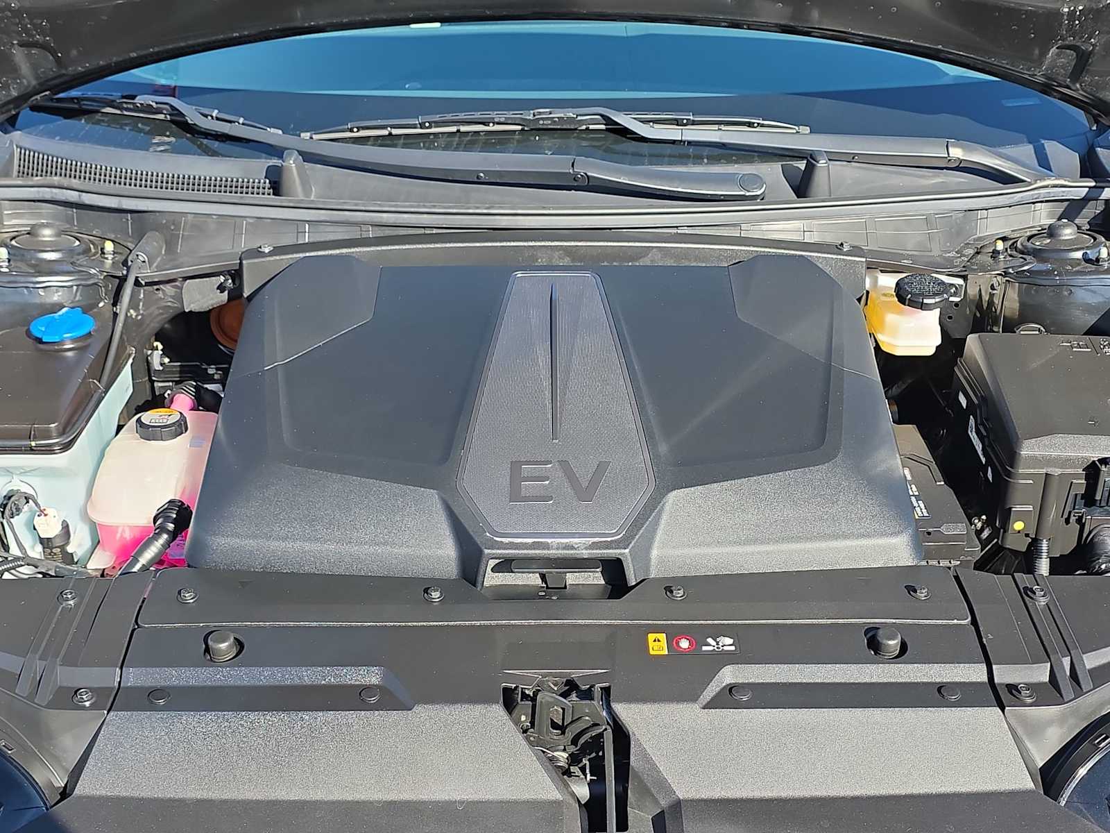 Thumbnail: 2023 Kia EV6 - 13