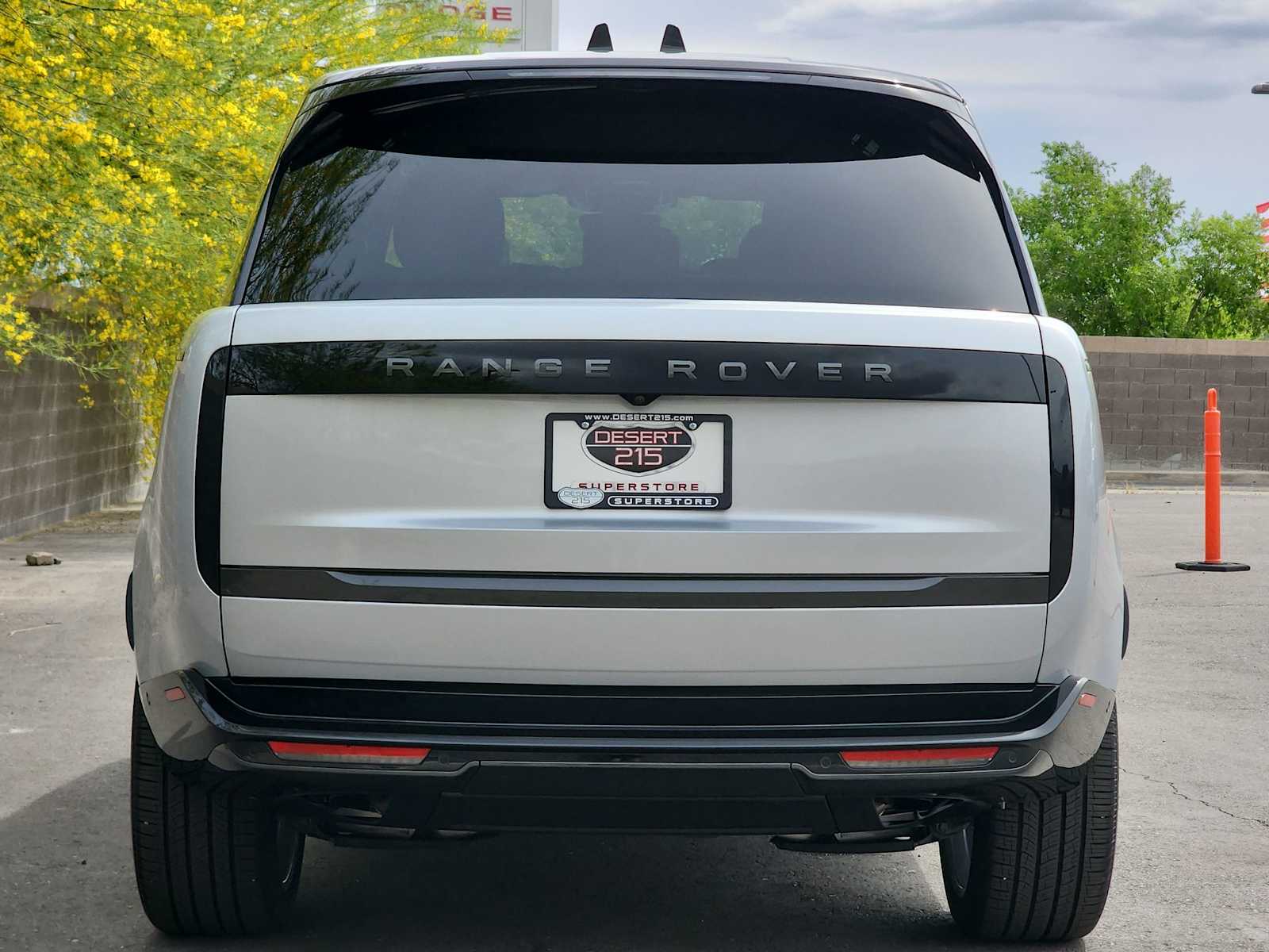 Thumbnail: 2025 Land Rover Range Rover - 8