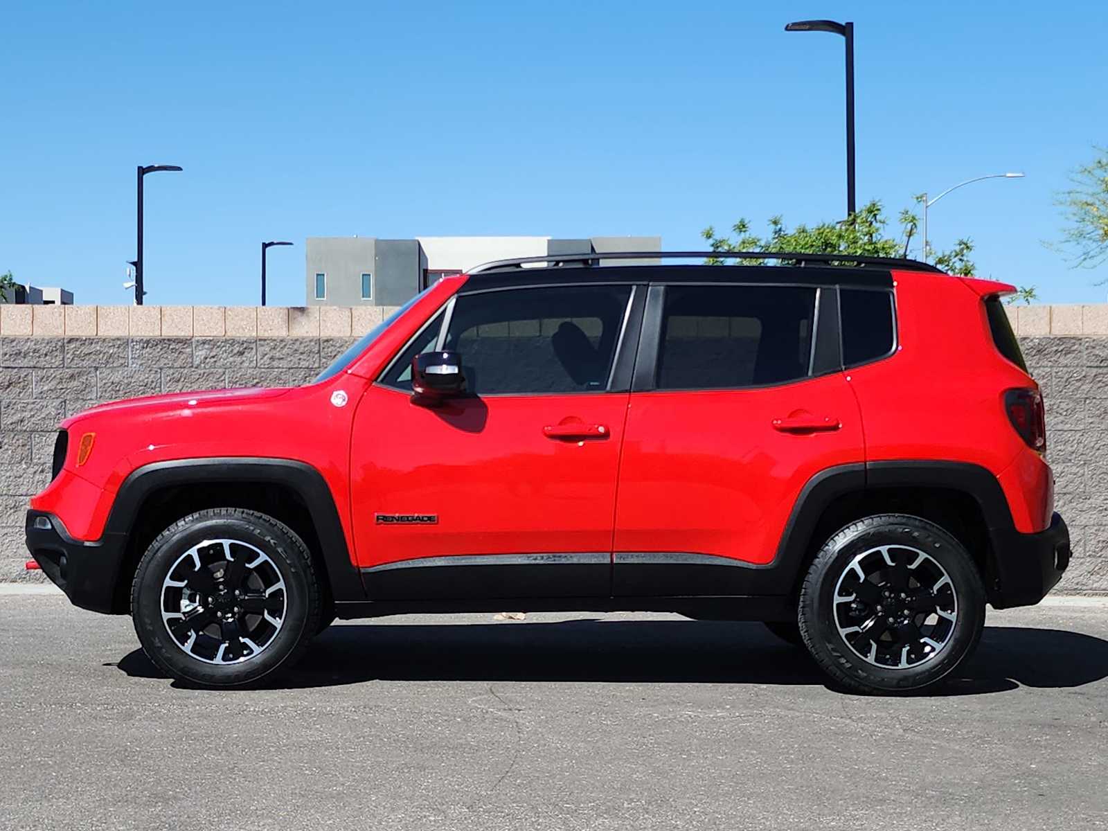 Thumbnail: 2023 Jeep Renegade - 6