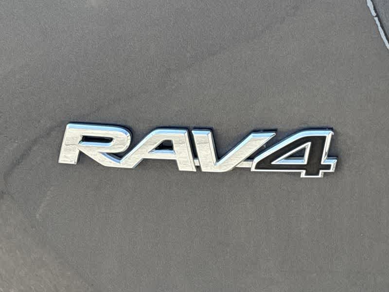 Thumbnail: 2017 Toyota RAV4 - 11