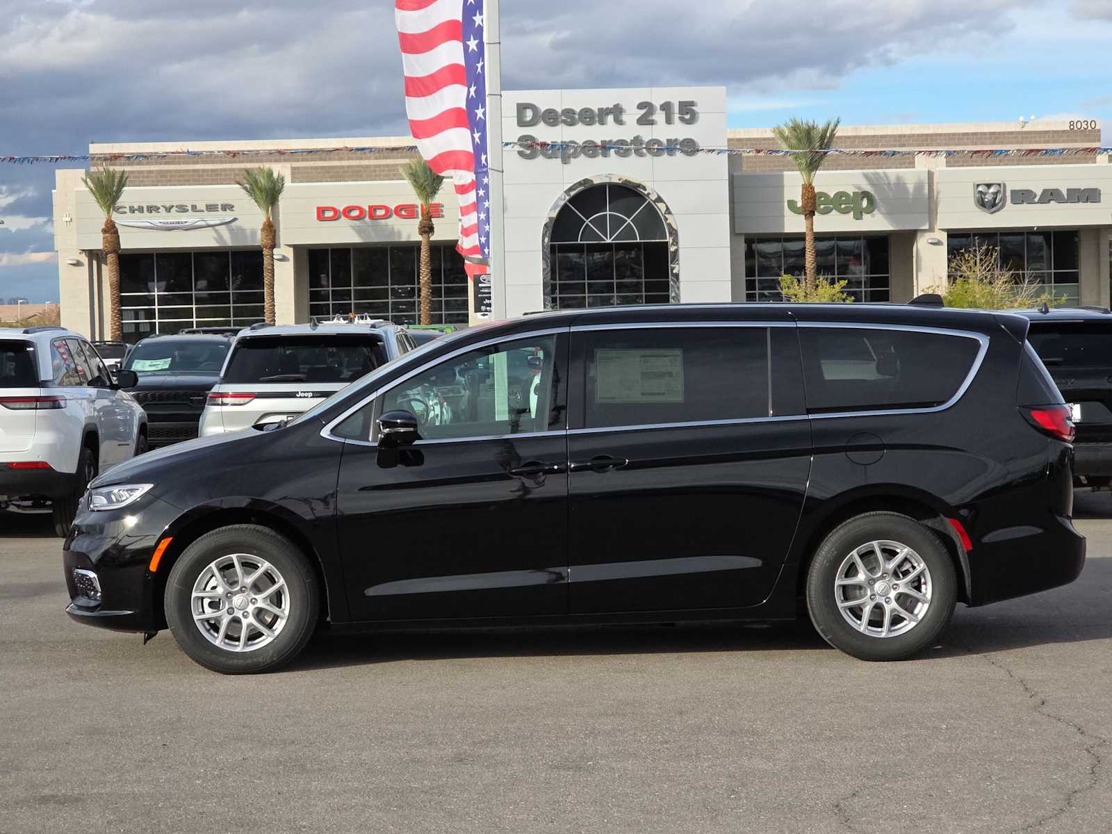 Thumbnail: 2026 Chrysler Pacifica - 5