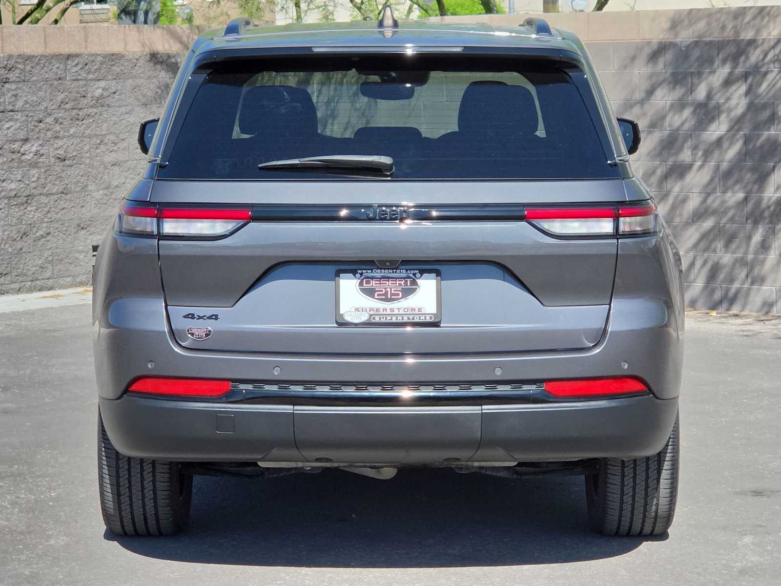 Thumbnail: 2023 Jeep Grand Cherokee - 8