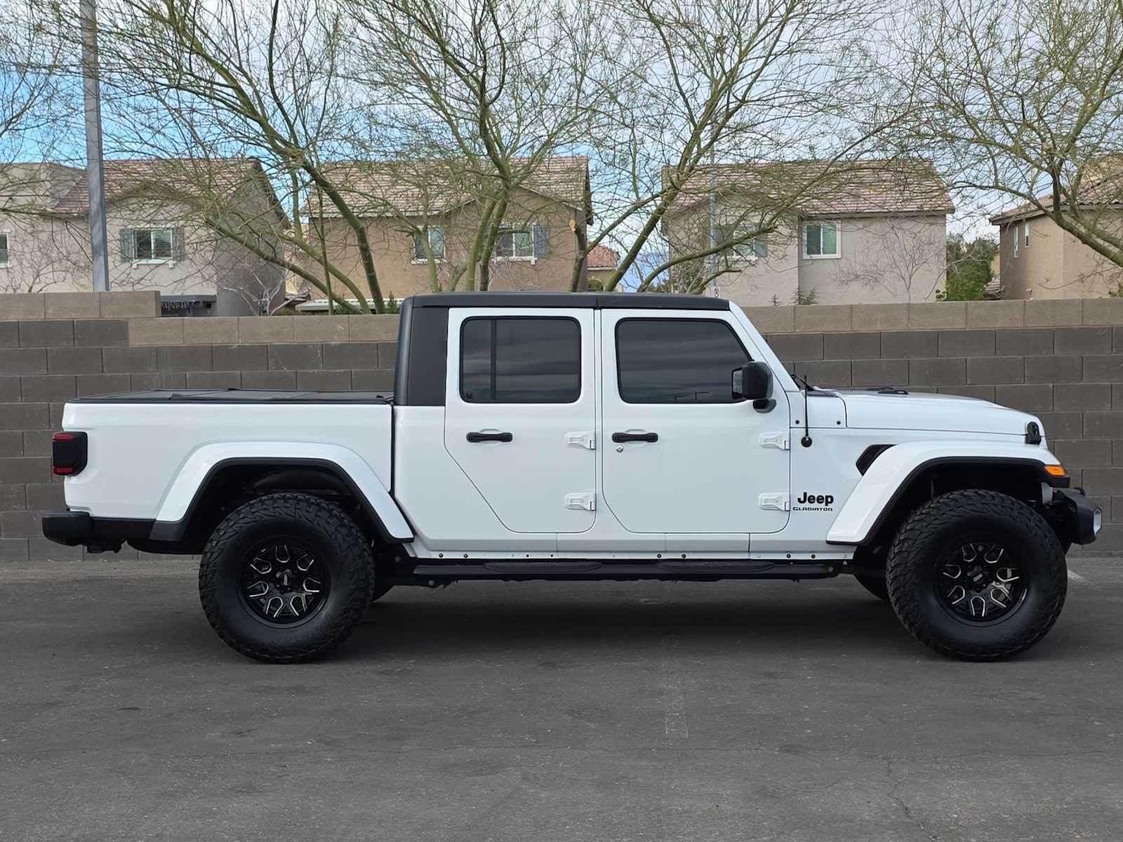 Thumbnail: 2021 Jeep Gladiator - 10