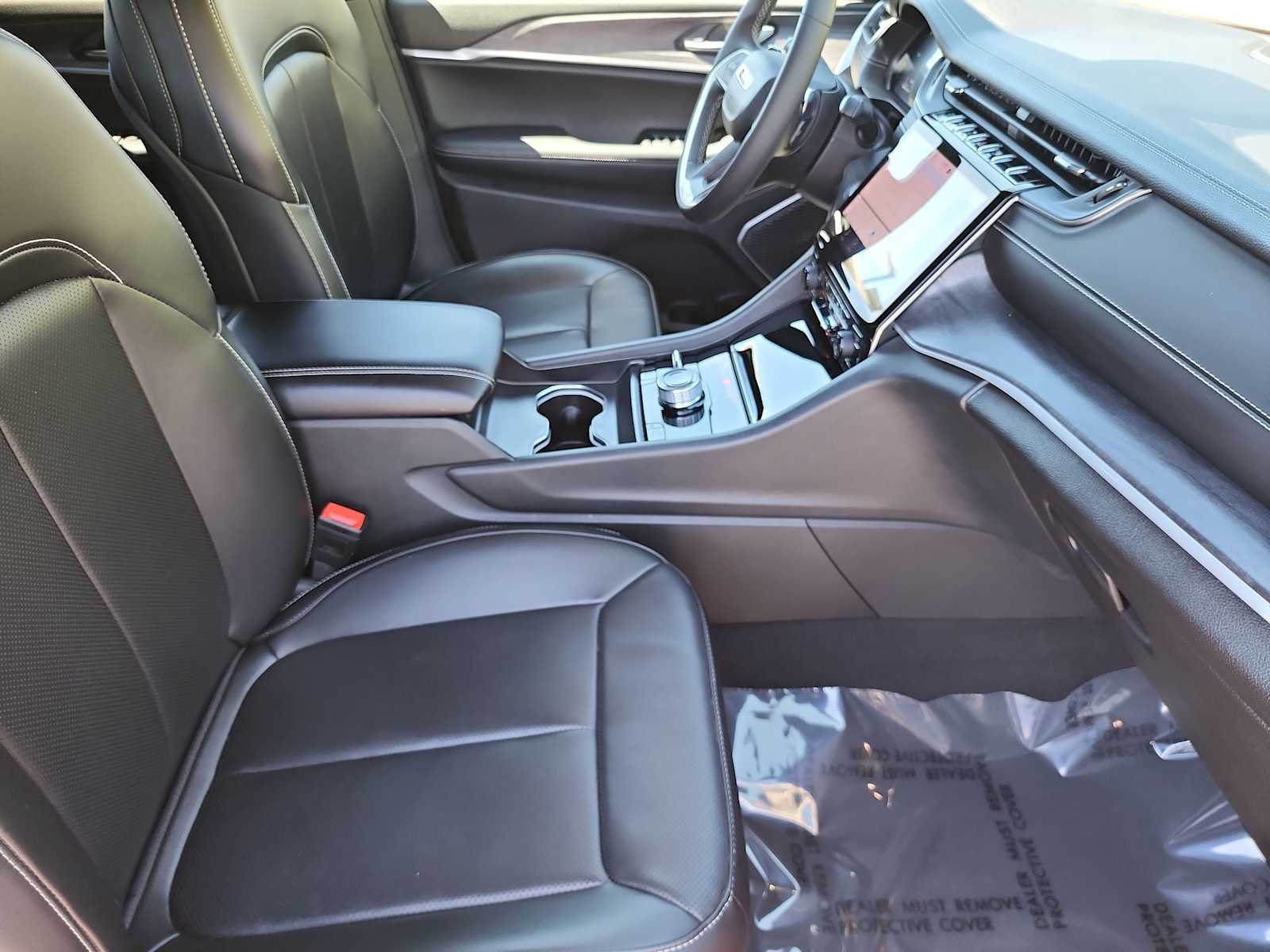 Thumbnail: 2025 Jeep Grand Cherokee - 18