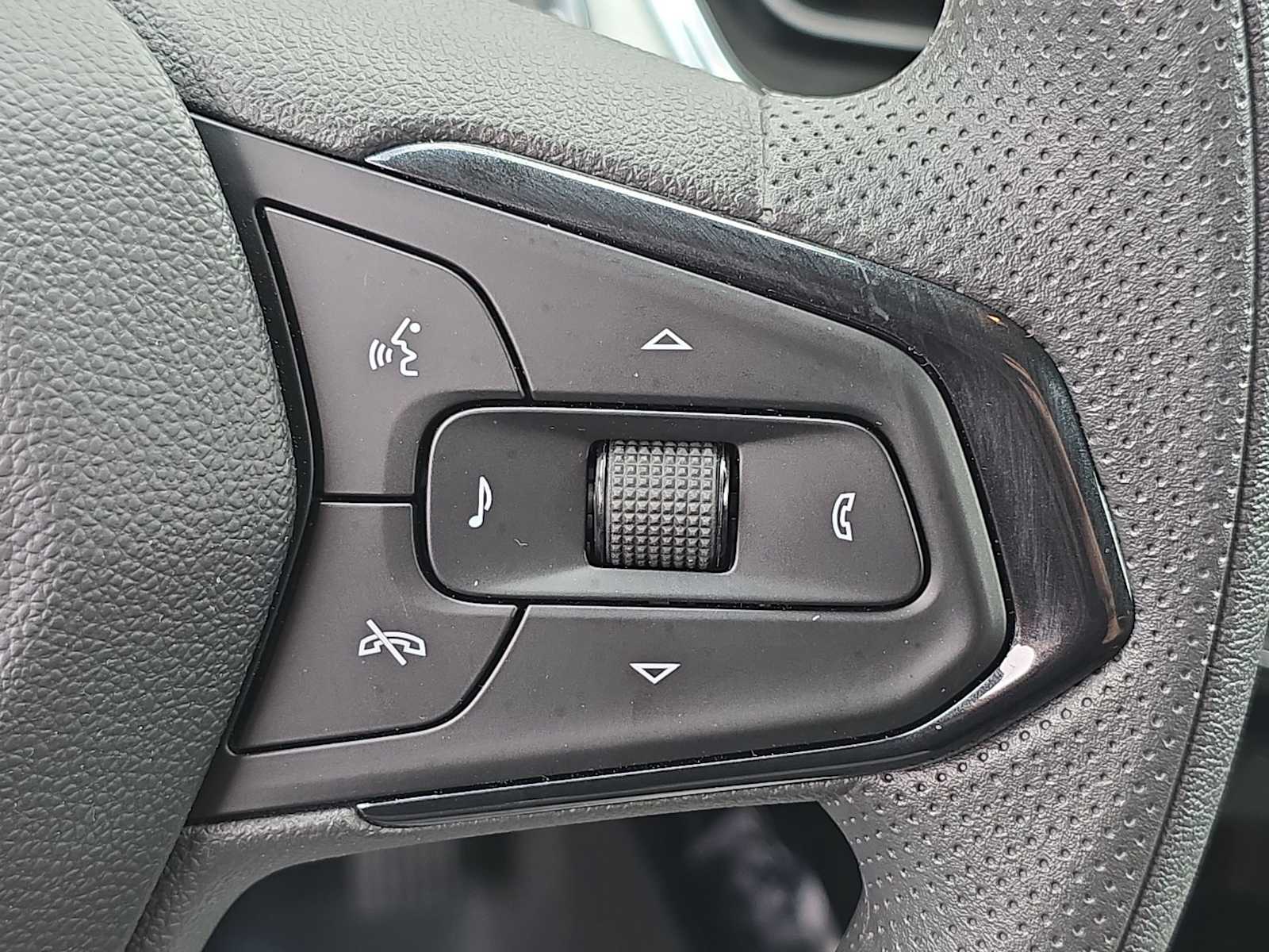 Thumbnail: 2025 Chevrolet Trax - 28