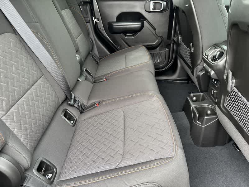 Thumbnail: 2025 Jeep Gladiator - 17