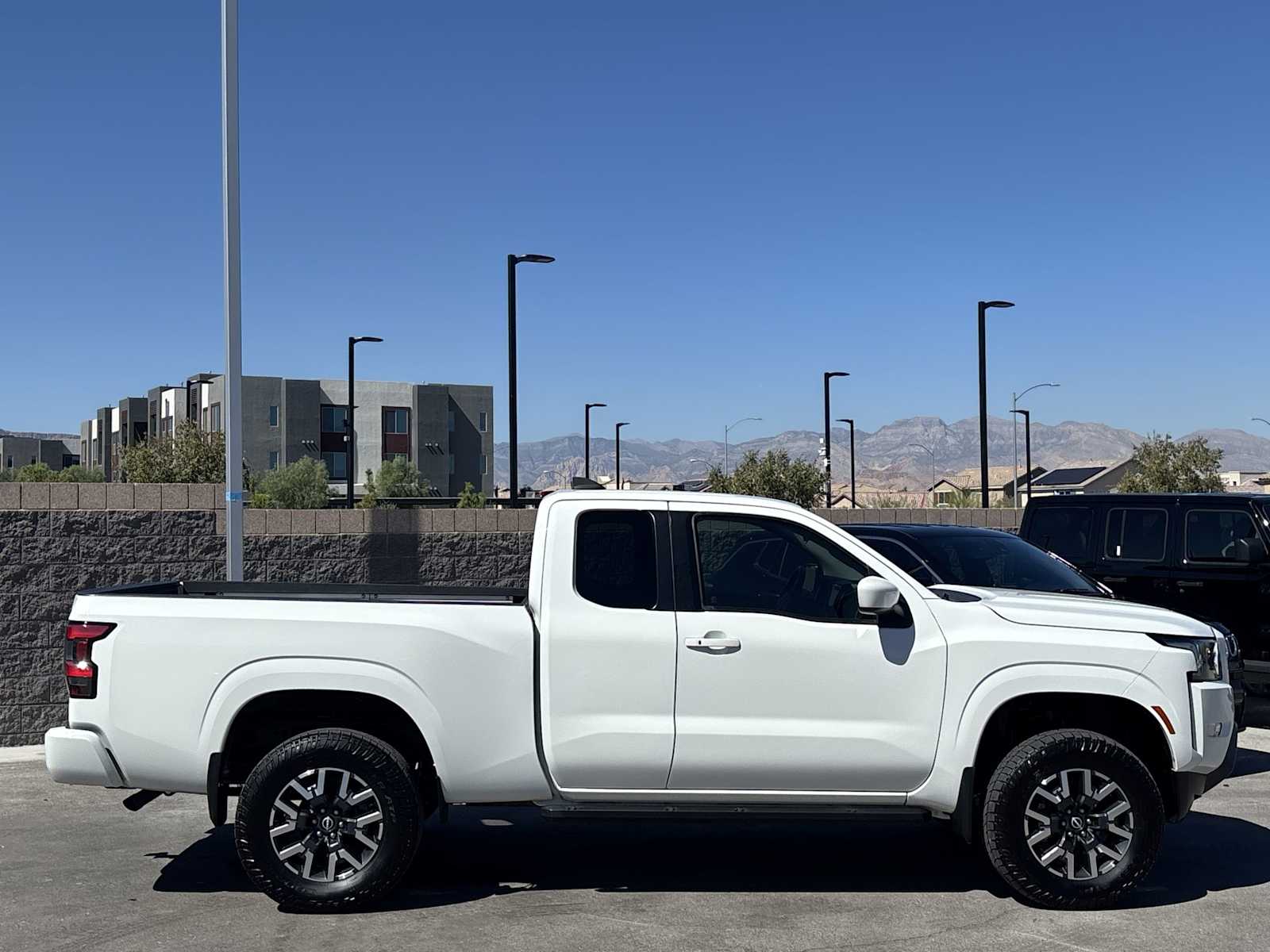 Thumbnail: 2022 Nissan Frontier - 7