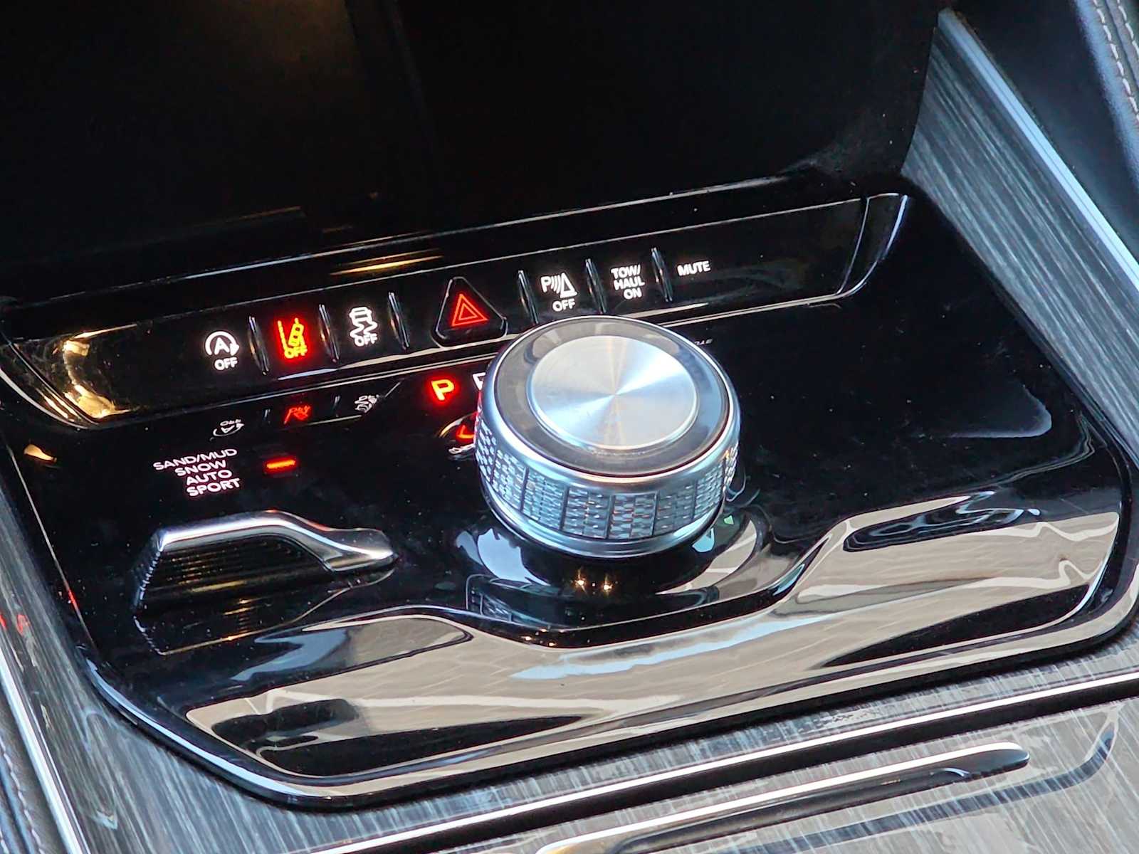 Thumbnail: 2022 Jeep Wagoneer - 20