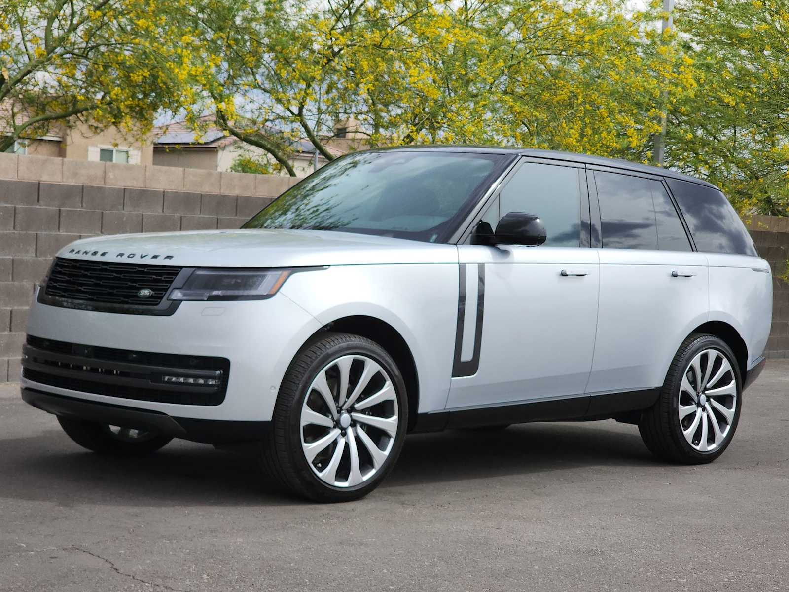 Thumbnail: 2025 Land Rover Range Rover - 5