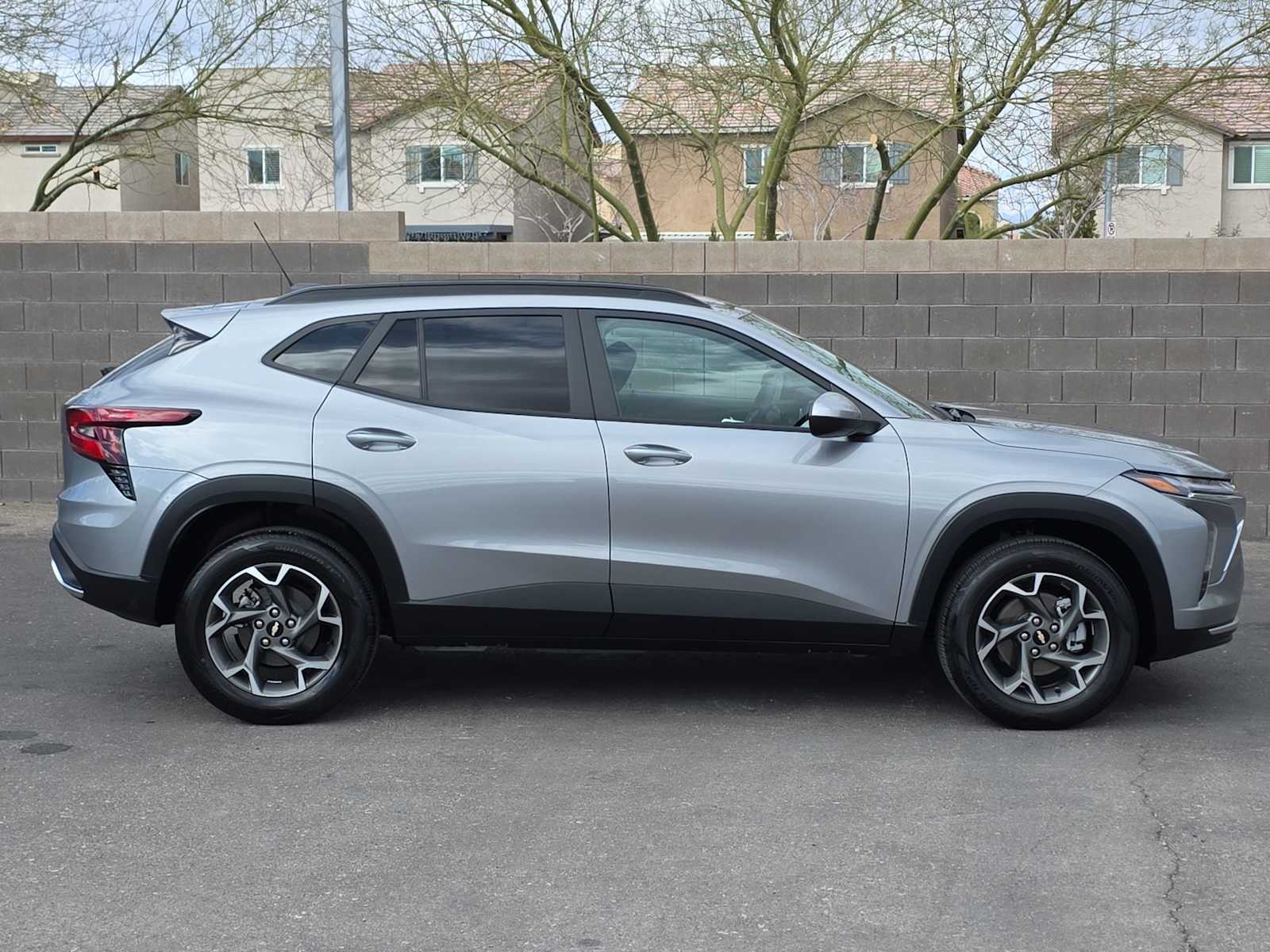 Thumbnail: 2025 Chevrolet Trax - 10