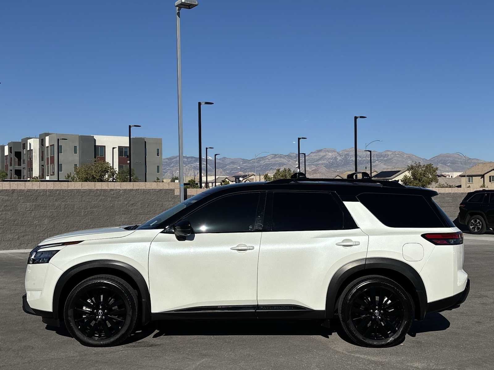 Thumbnail: 2024 Nissan Pathfinder - 6