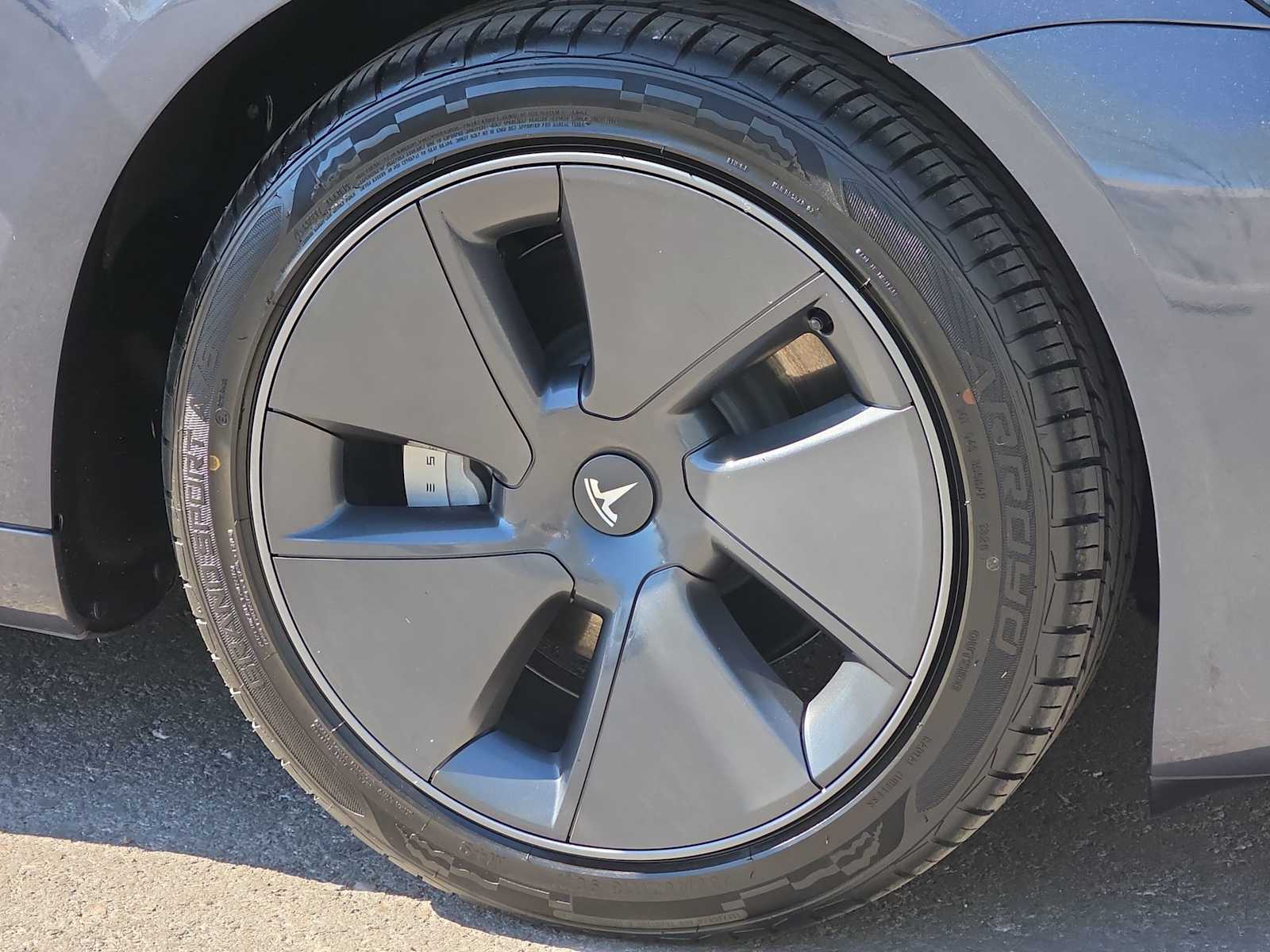 Thumbnail: 2023 Tesla Model 3 - 12