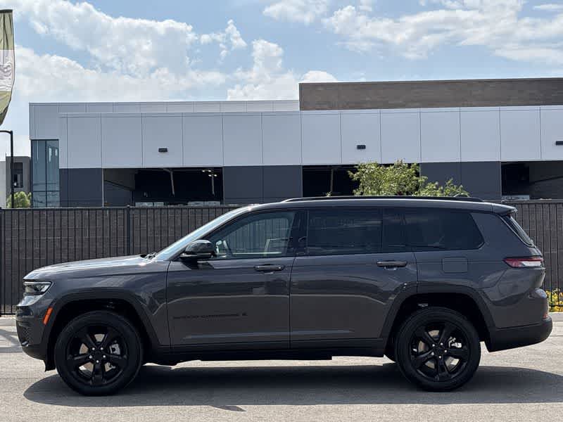 Thumbnail: 2025 Jeep Grand Cherokee L - 1