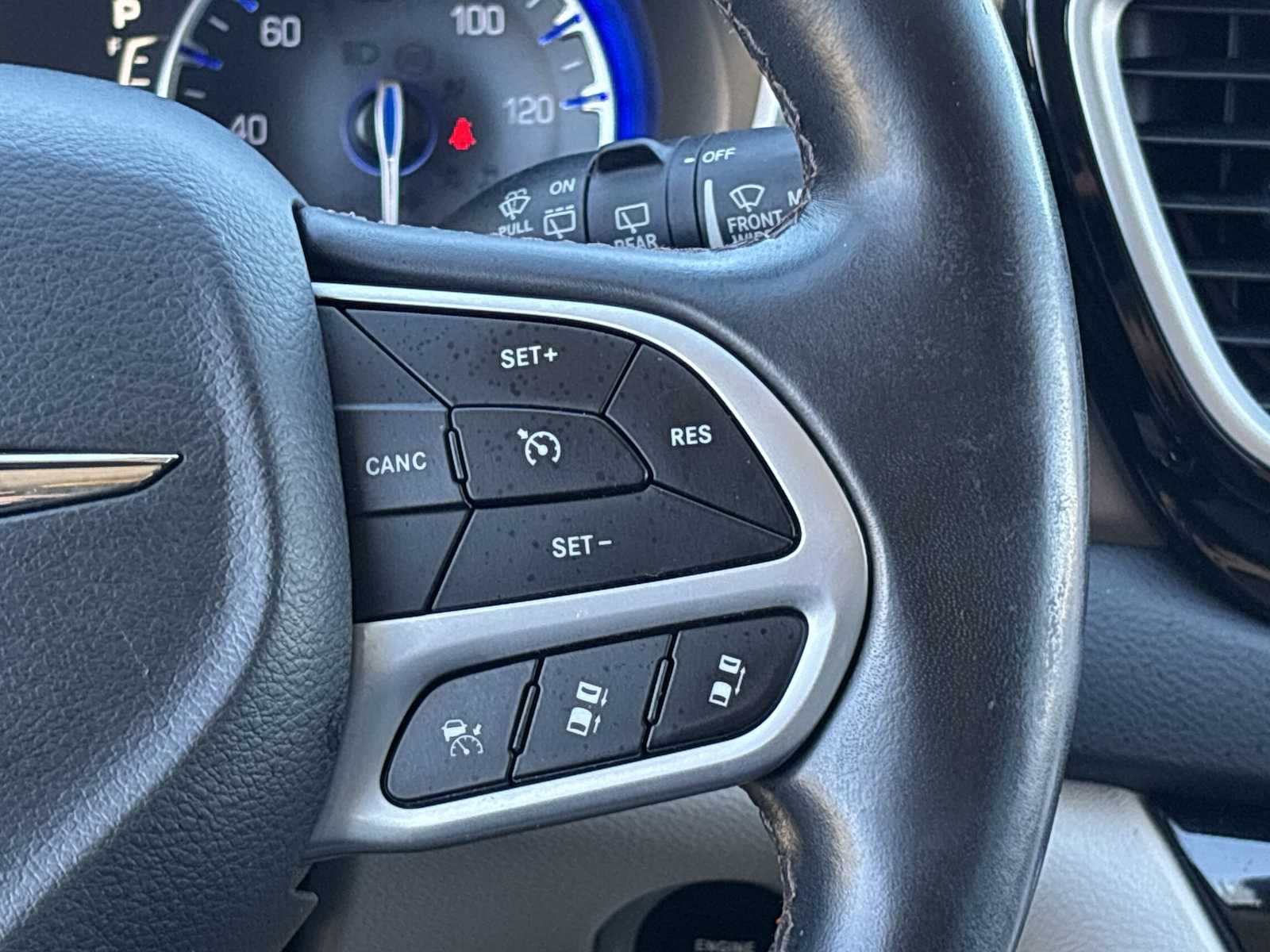 Thumbnail: 2018 Chrysler Pacifica - 28