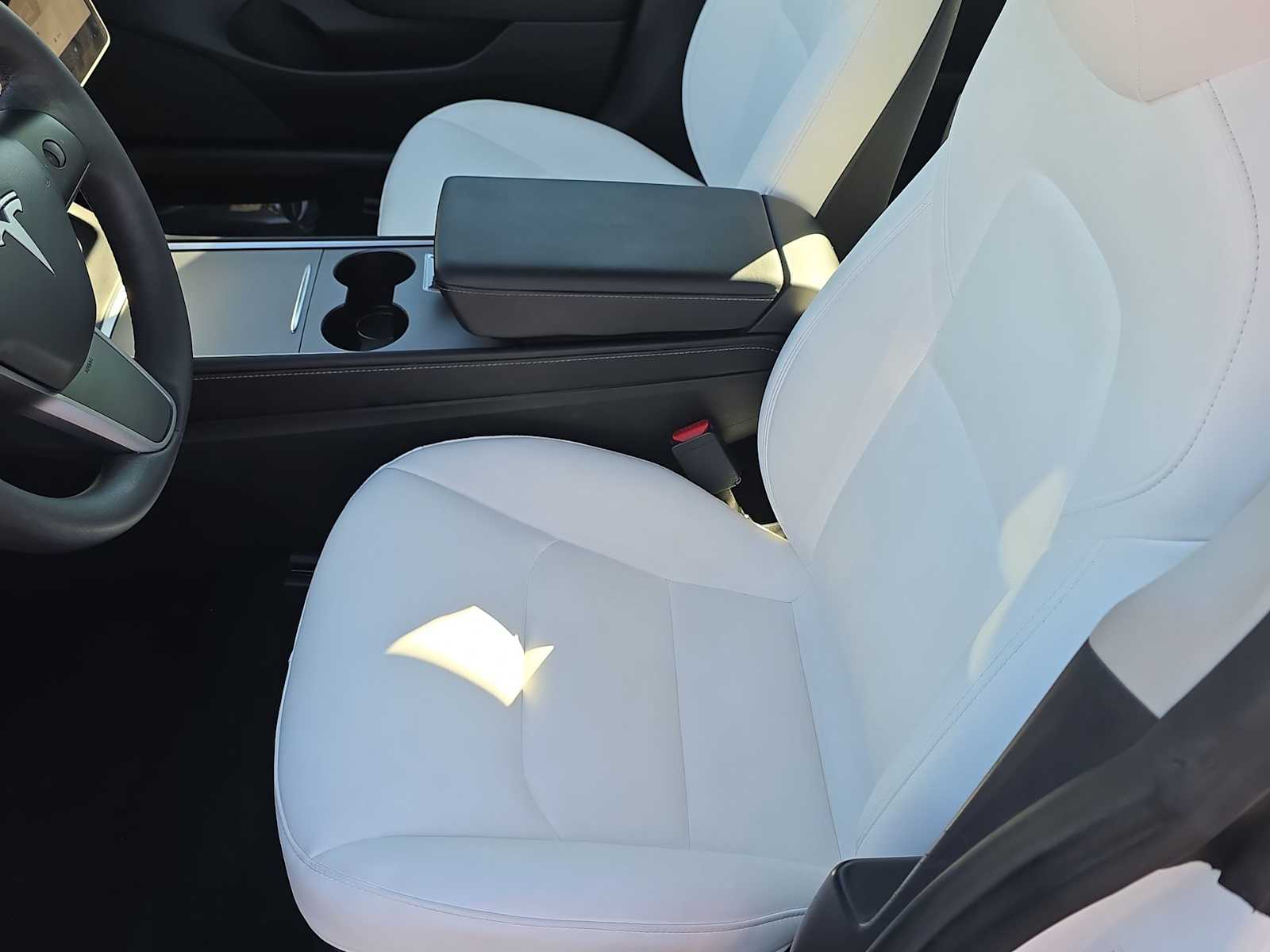 Thumbnail: 2022 Tesla Model 3 - 15