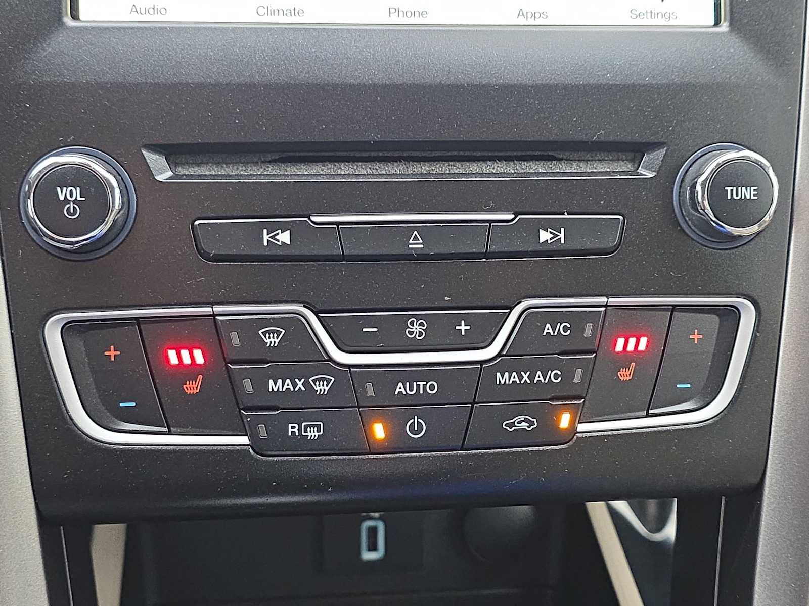 Thumbnail: 2017 Ford Fusion - 29