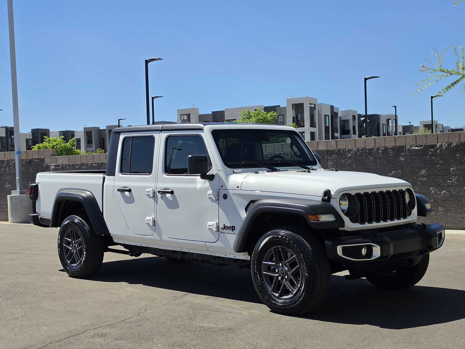 Thumbnail: 2025 Jeep Gladiator - 3