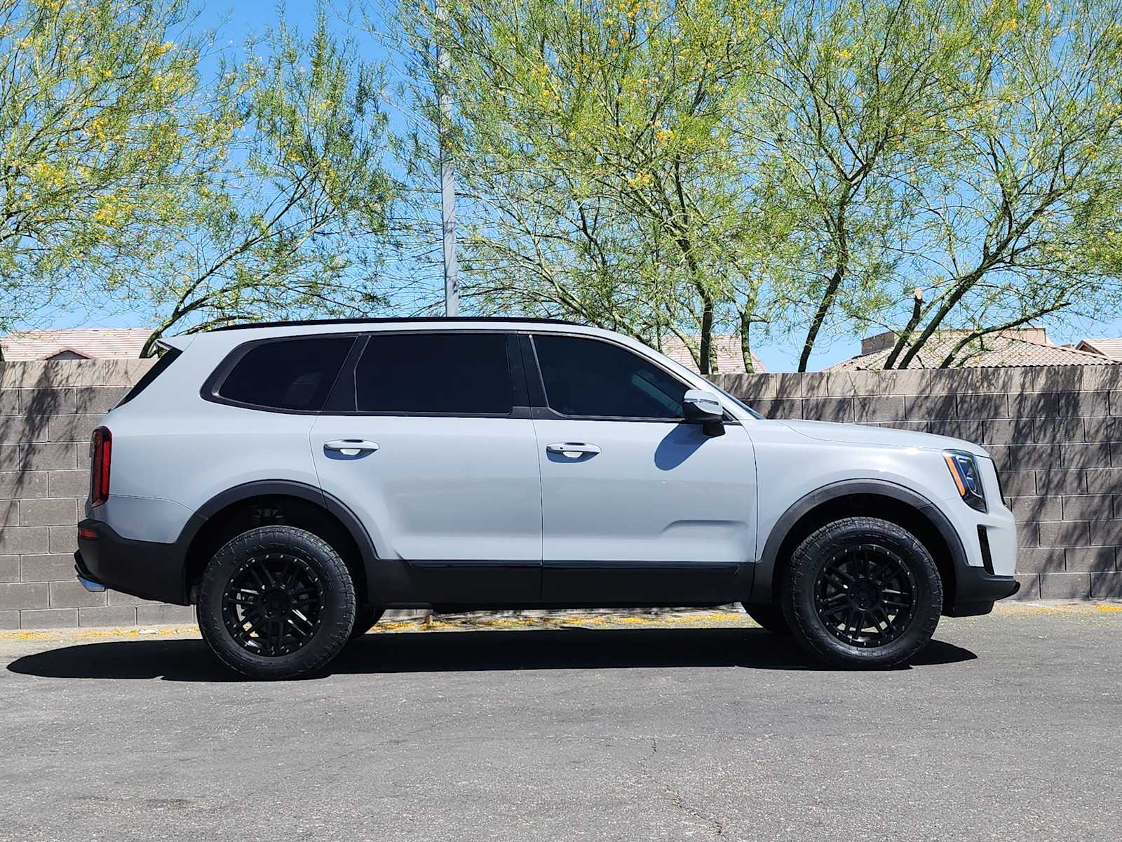 Thumbnail: 2021 Kia Telluride - 10
