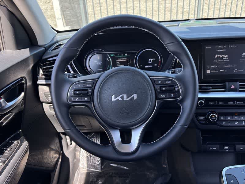 2022 Kia Niro S 19