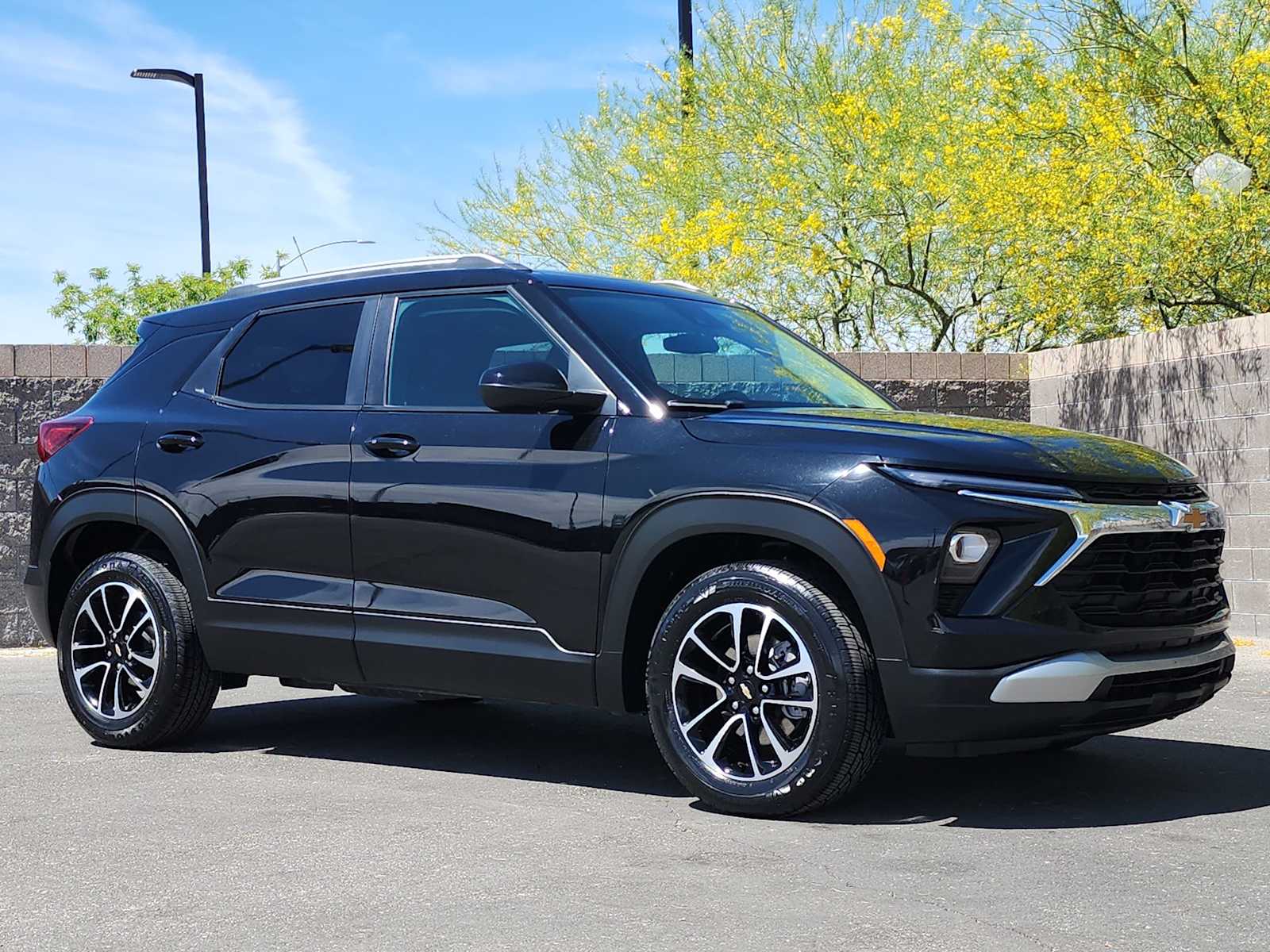 Thumbnail: 2024 Chevrolet TrailBlazer - 3