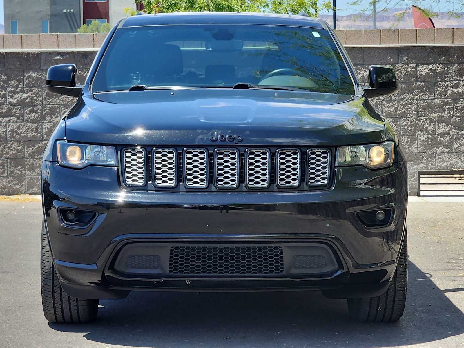Thumbnail: 2020 Jeep Grand Cherokee - 3
