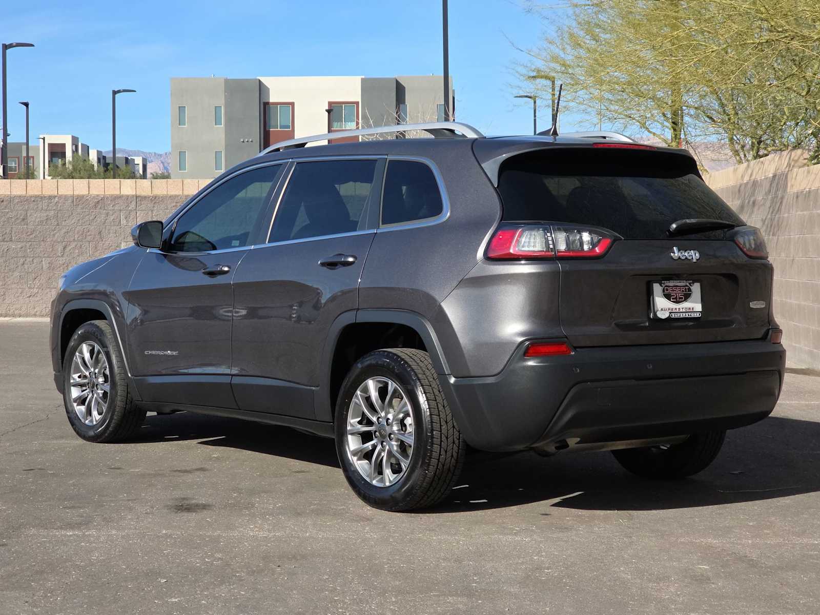 Thumbnail: 2019 Jeep Cherokee - 7