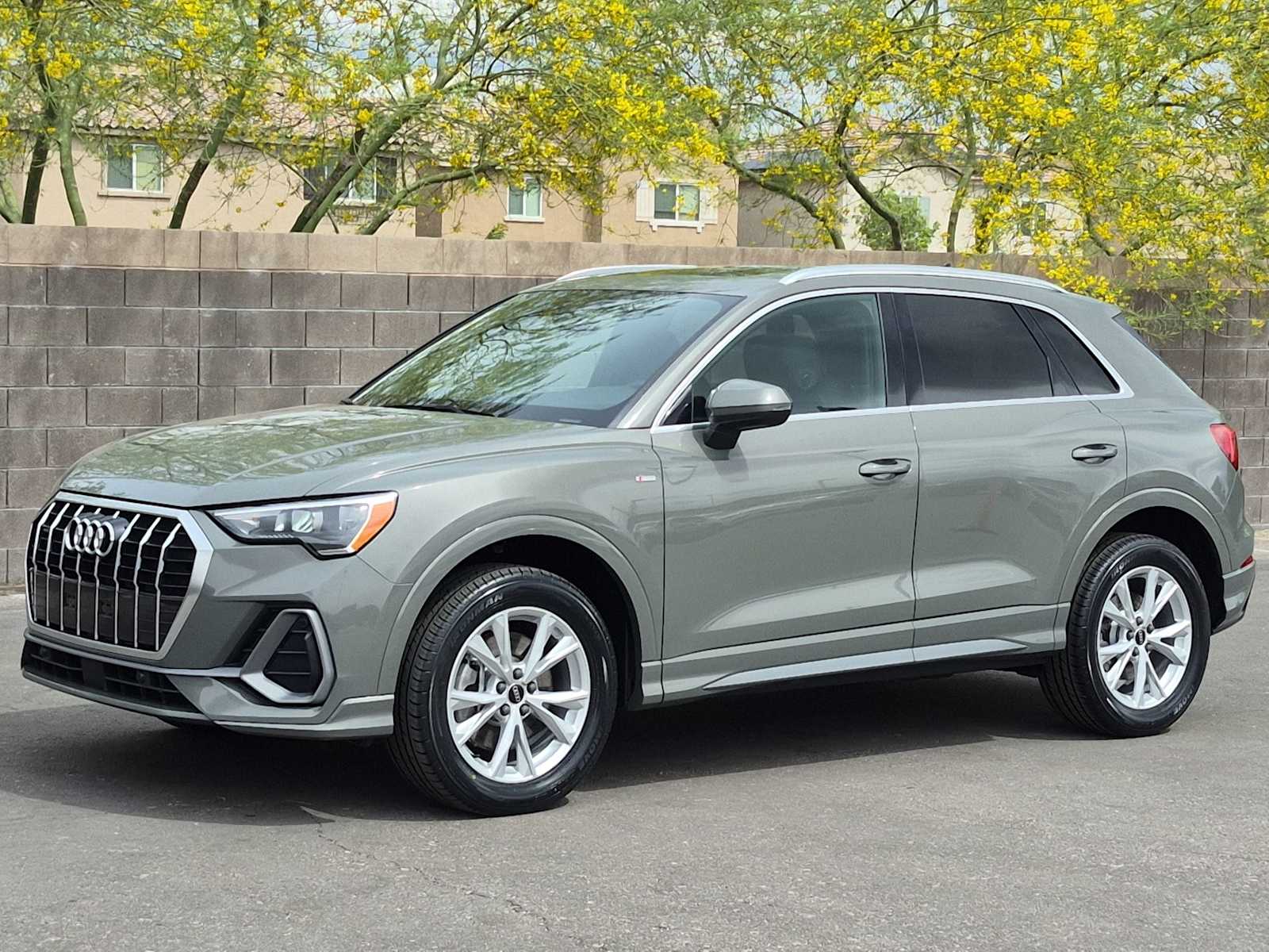 Thumbnail: 2022 Audi Q3 - 6