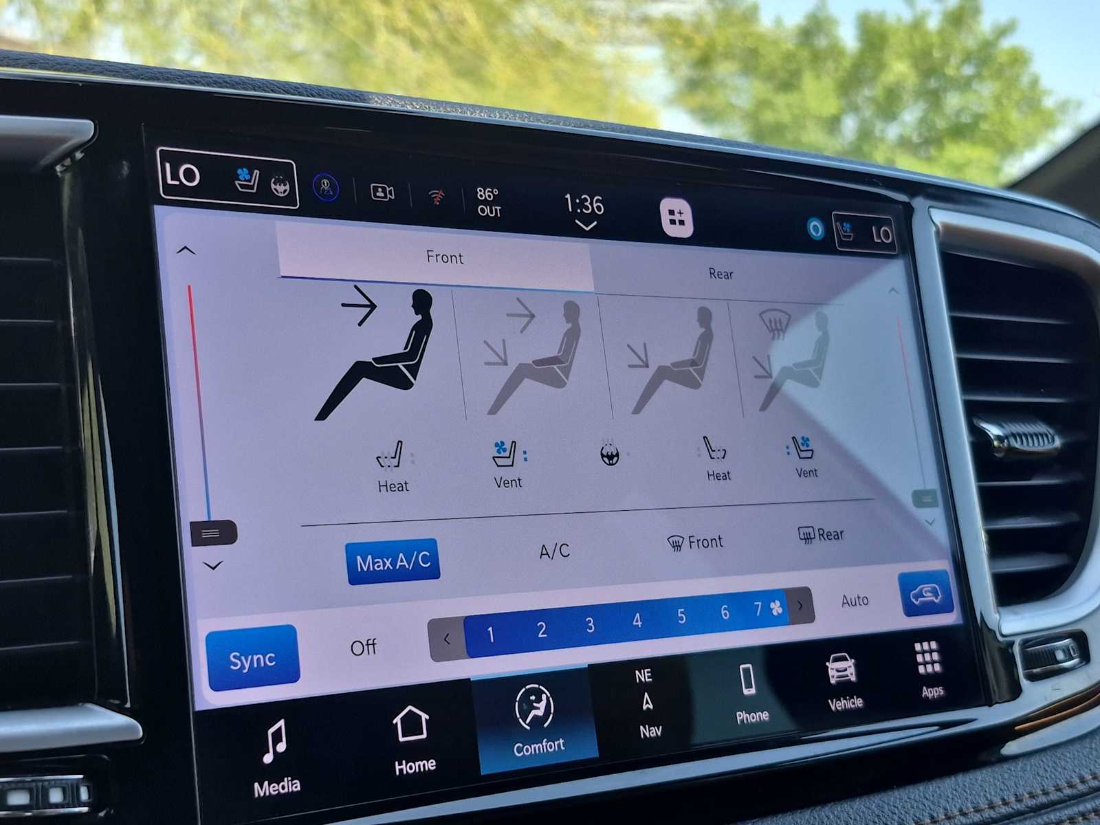 Thumbnail: 2021 Chrysler Pacifica - 30